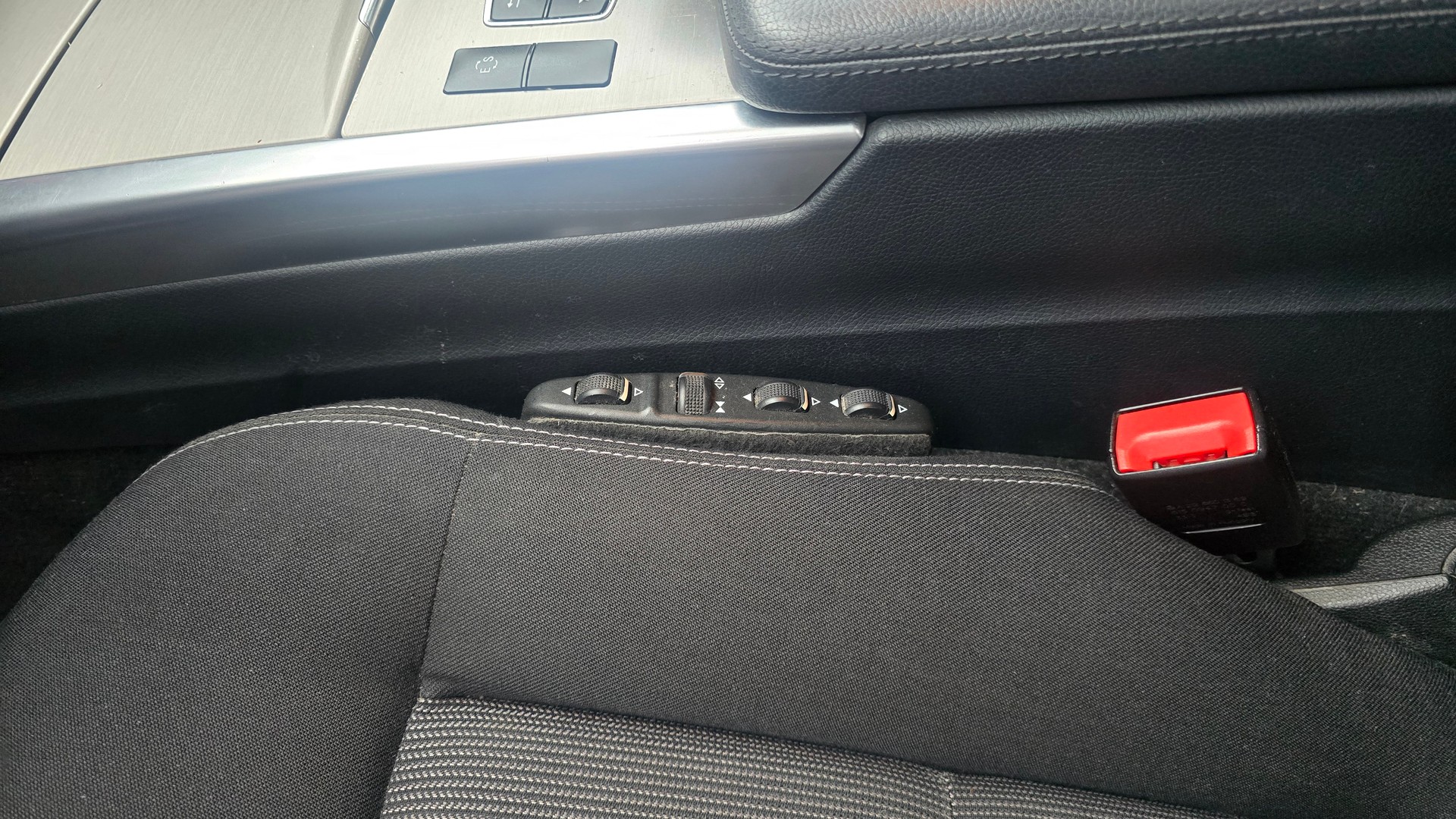 MERCEDES-BENZ E 250 CDI 4Matic 7G-Tronic-image-13