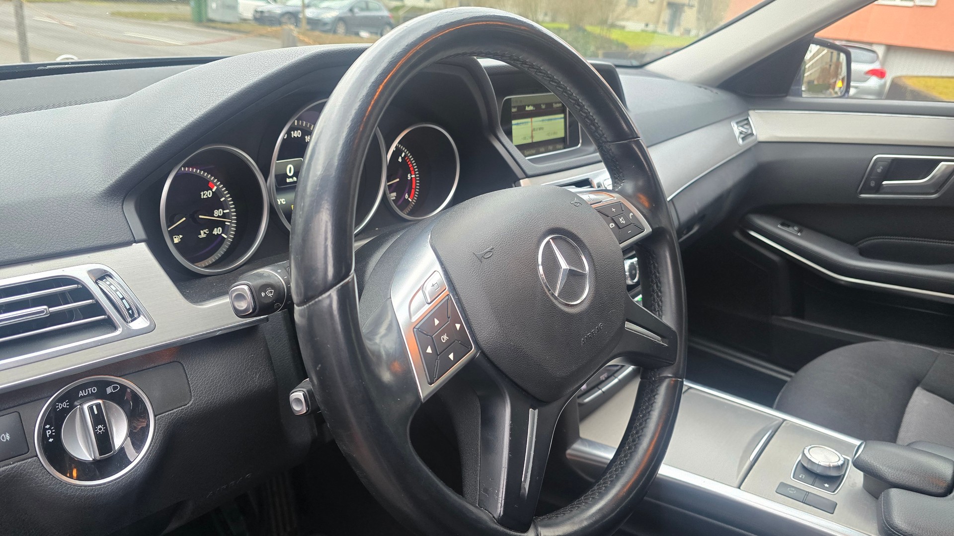 MERCEDES-BENZ E 250 CDI 4Matic 7G-Tronic-image-11