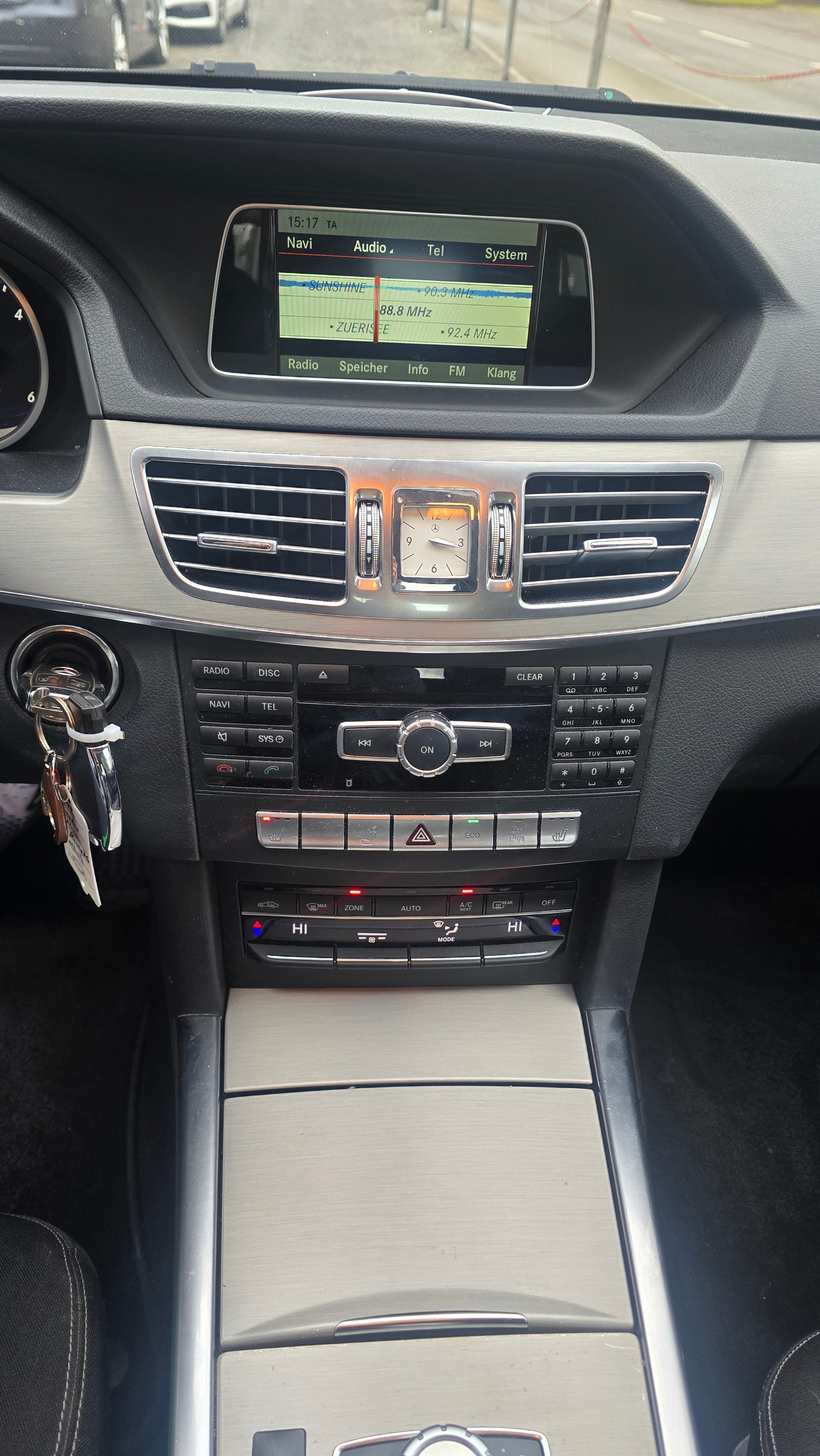 MERCEDES-BENZ E 250 CDI 4Matic 7G-Tronic-image-14