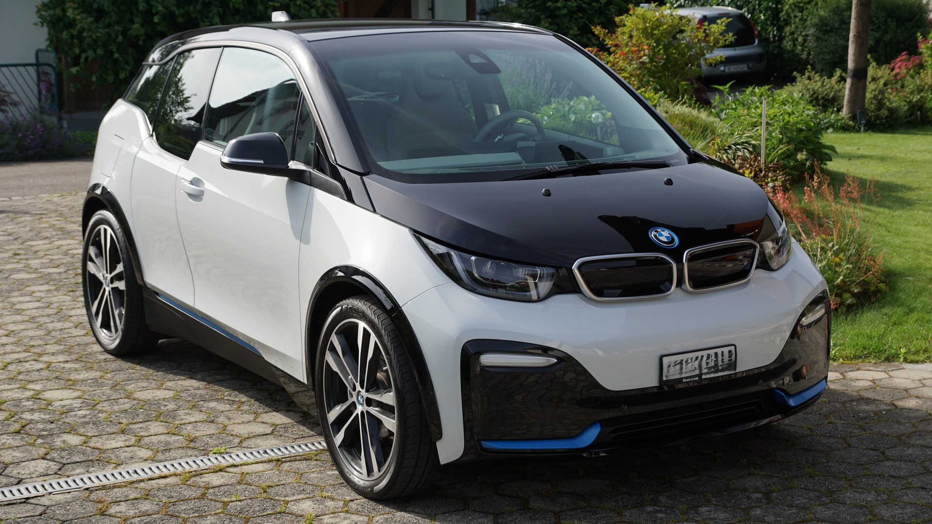 BMW i3s 120 Ah-image-1