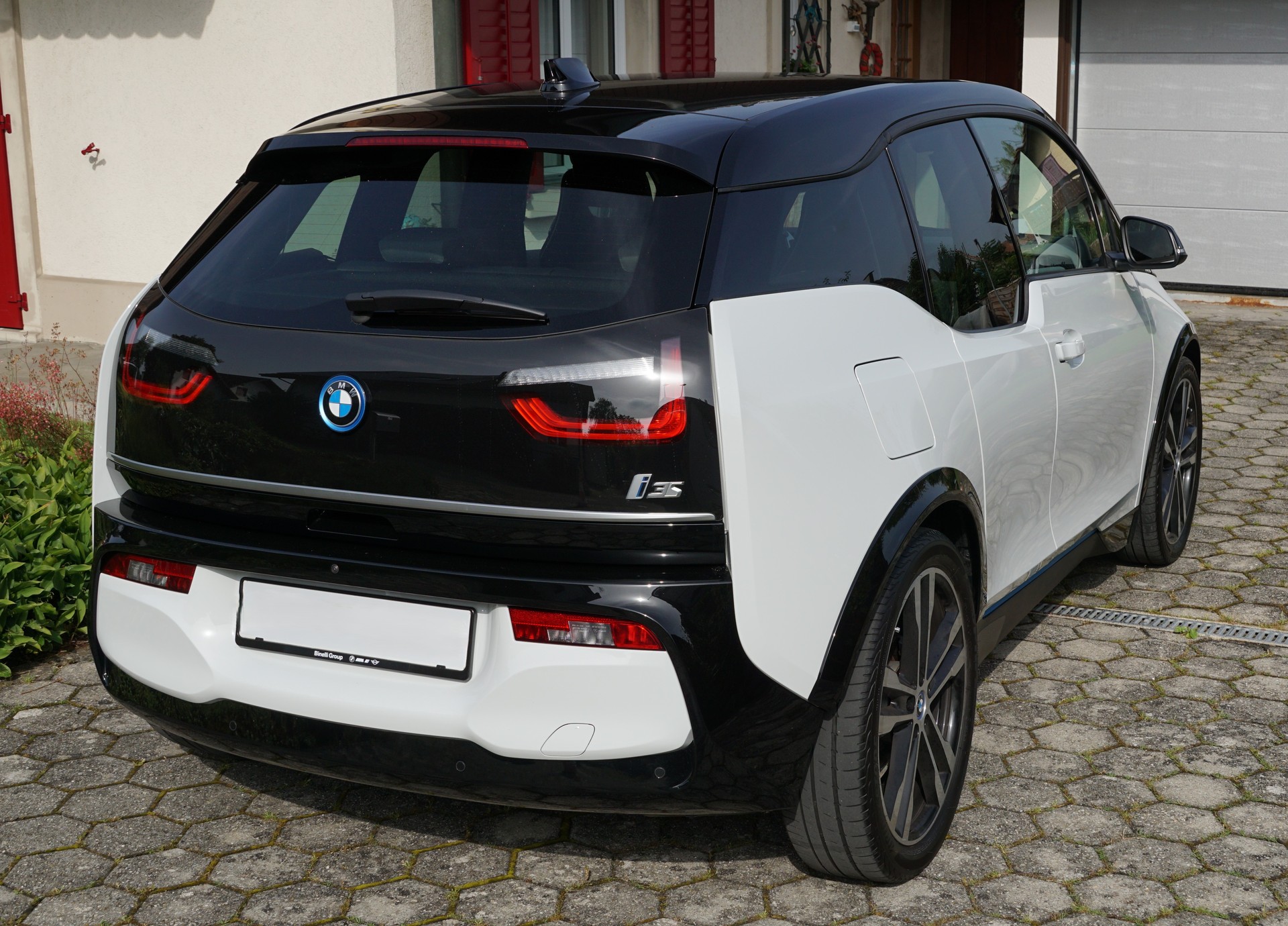 BMW i3s 120 Ah-image-2