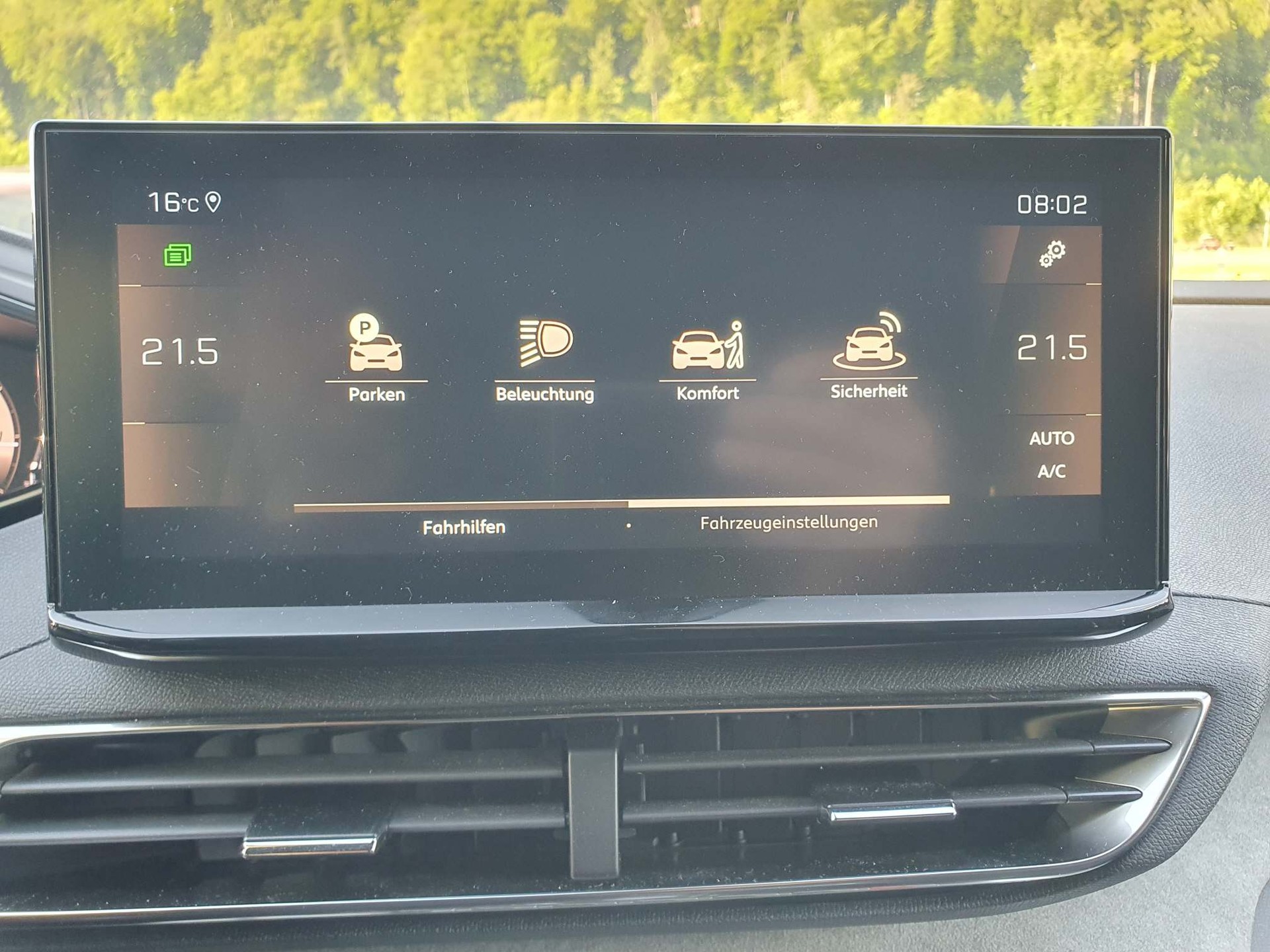 PEUGEOT 3008 1.2 Allure Premium GT Turbo-image-15