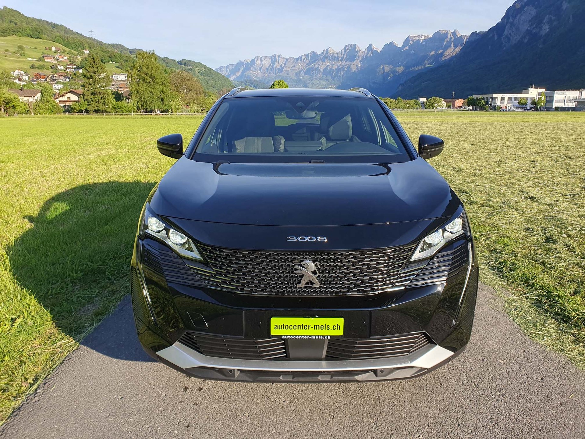 PEUGEOT 3008 1.2 Allure Premium GT Turbo-image-2