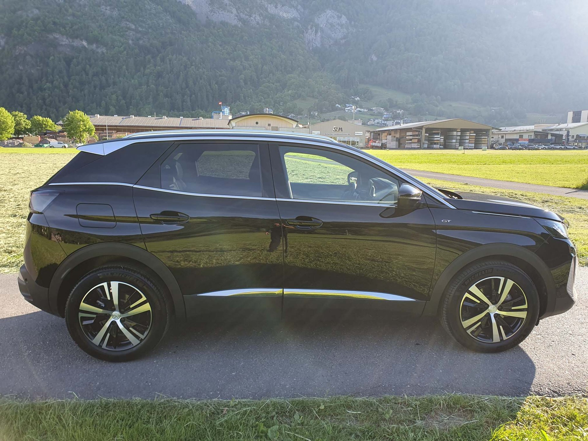 PEUGEOT 3008 1.2 Allure Premium GT Turbo-image-7