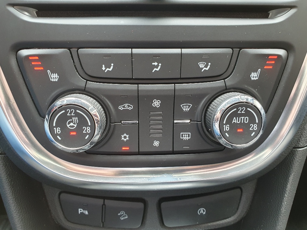 OPEL Mokka 1.4i 16V Turbo Cosmo 4WD-image-10