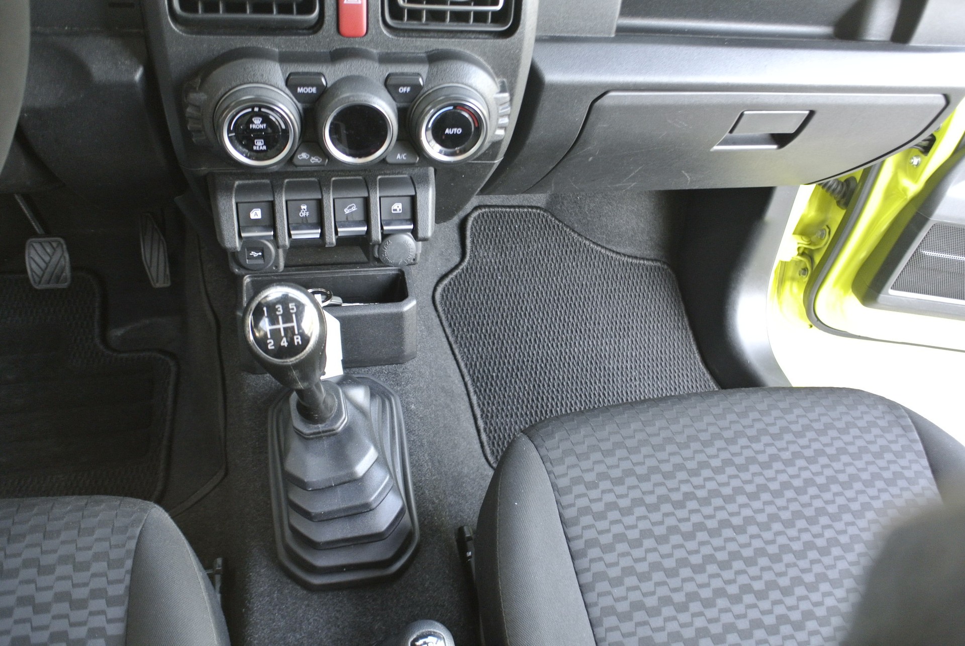 SUZUKI Jimny 1.5 Compact Top 4x4-image-28