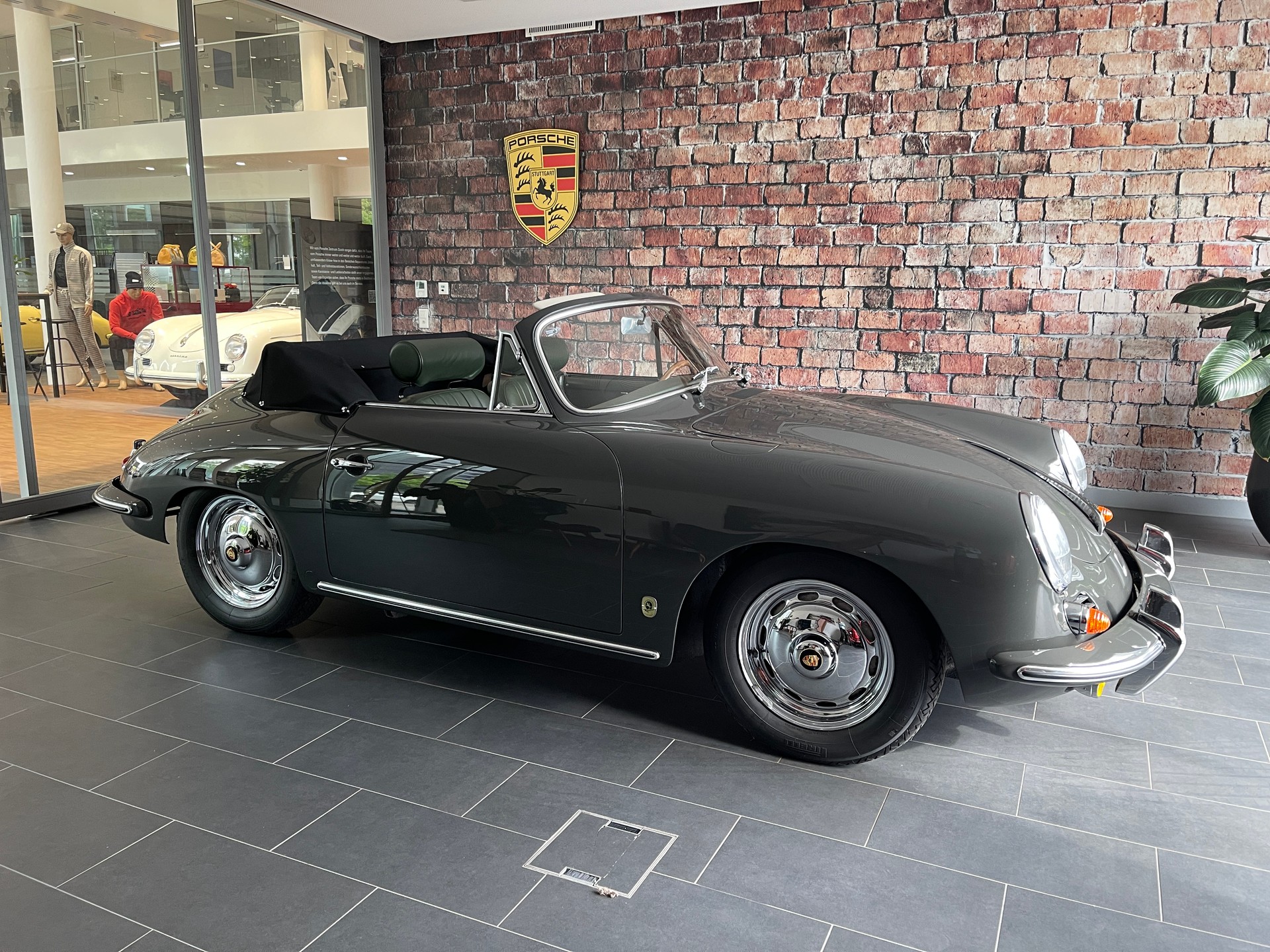 PORSCHE B T6 Cabriolet-showroom-element-3
