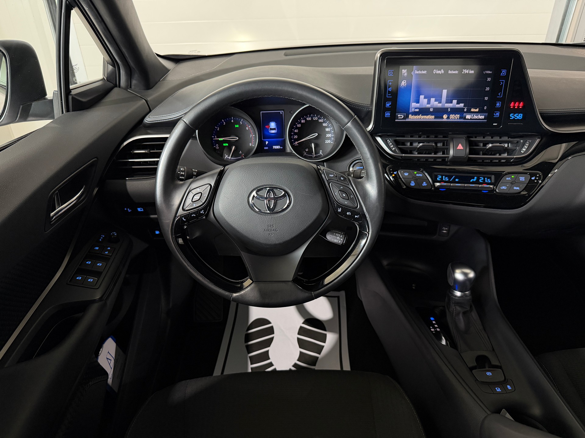 TOYOTA C-HR 1.2 Turbo Premium 4WD Multidrive S inkl. Werksgarantie-image-7