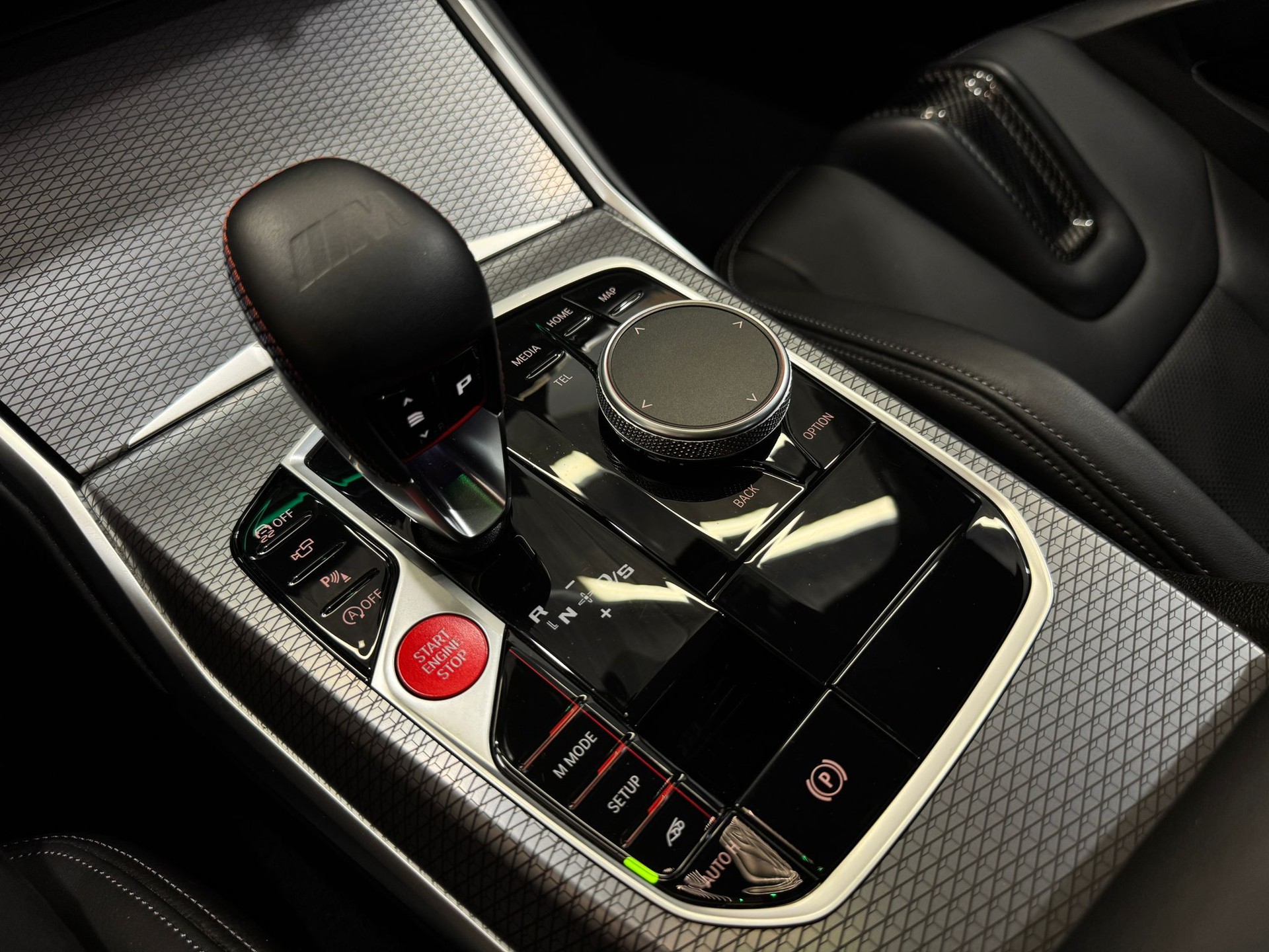 BMW M3 Competition M xDrive * Anglesey Grün*-image-15