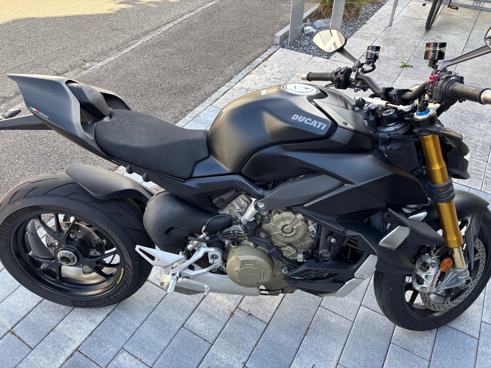 DUCATI Streetfighter V4 S-image-3