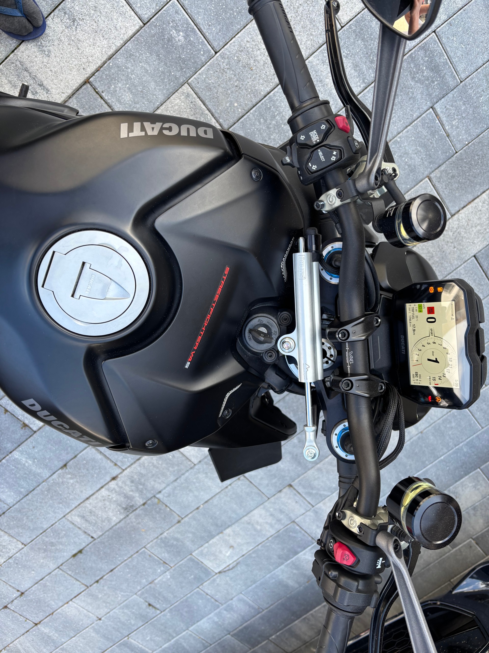 DUCATI Streetfighter V4 S-image-5