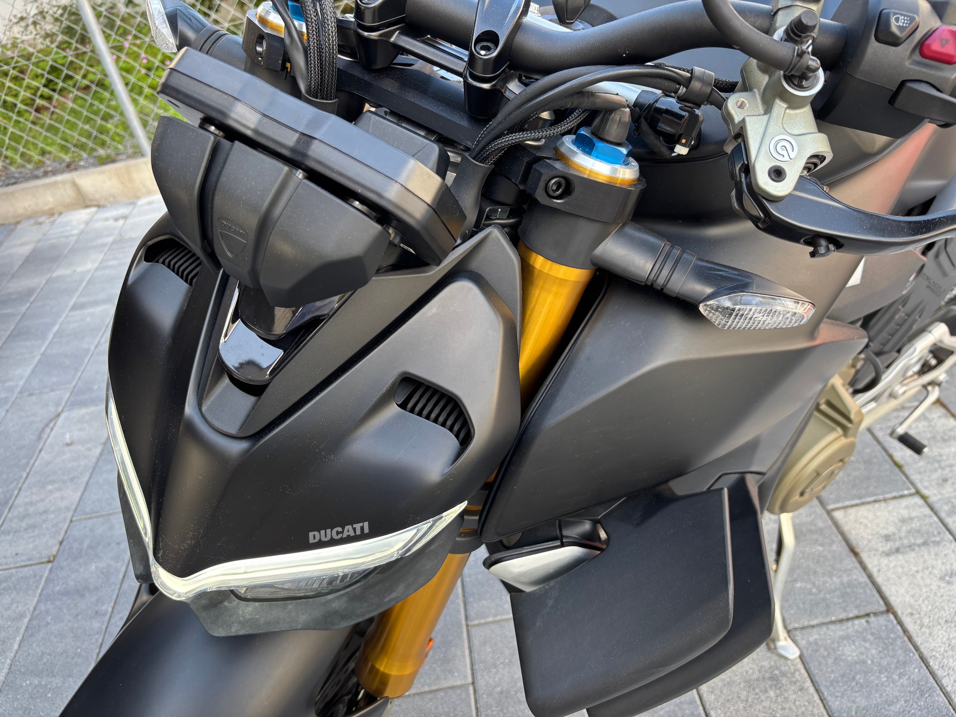 DUCATI Streetfighter V4 S-image-1