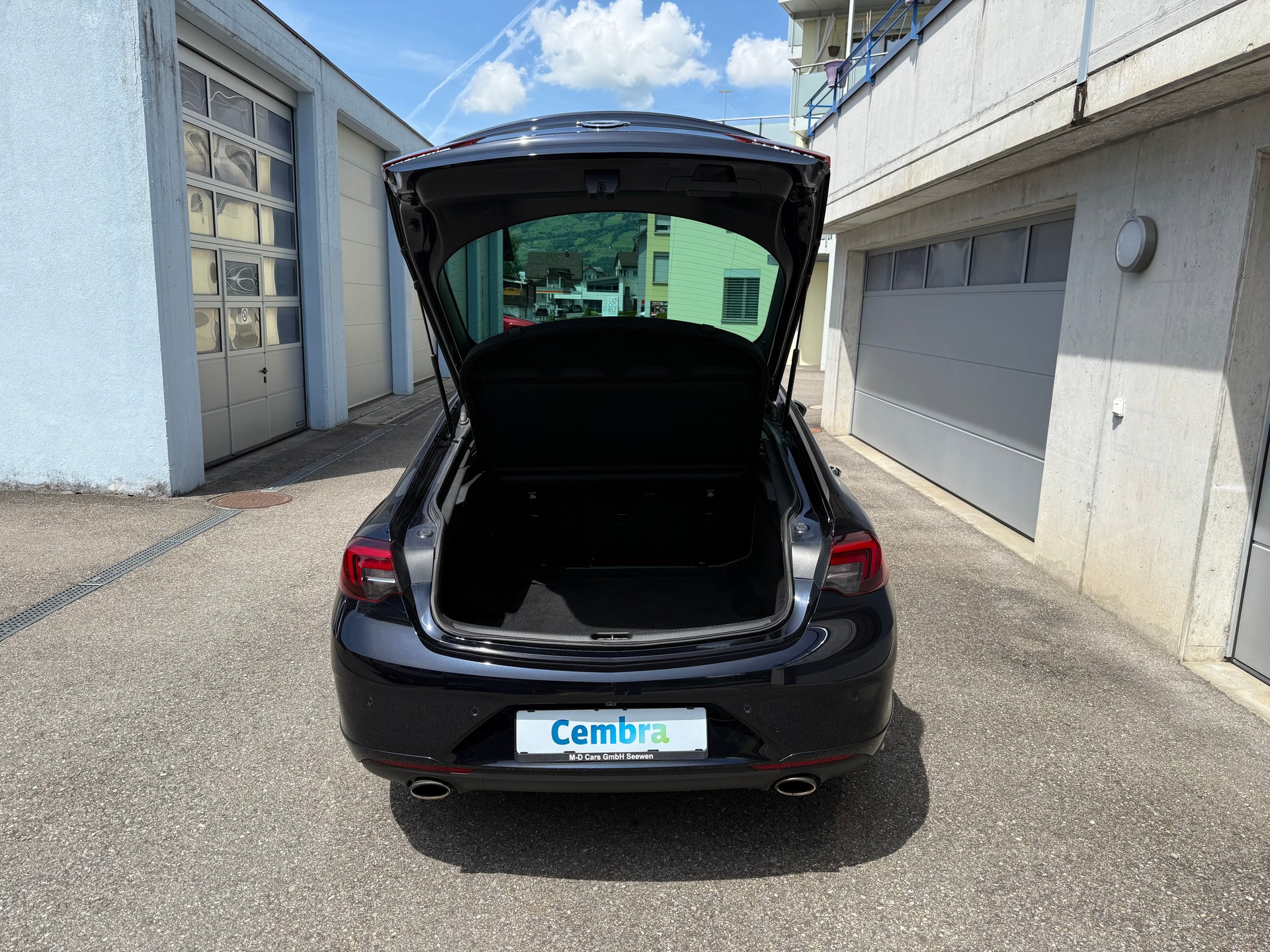 OPEL Insignia 2.0 T Grand Sport OPC line 4WD Automat.-image-24