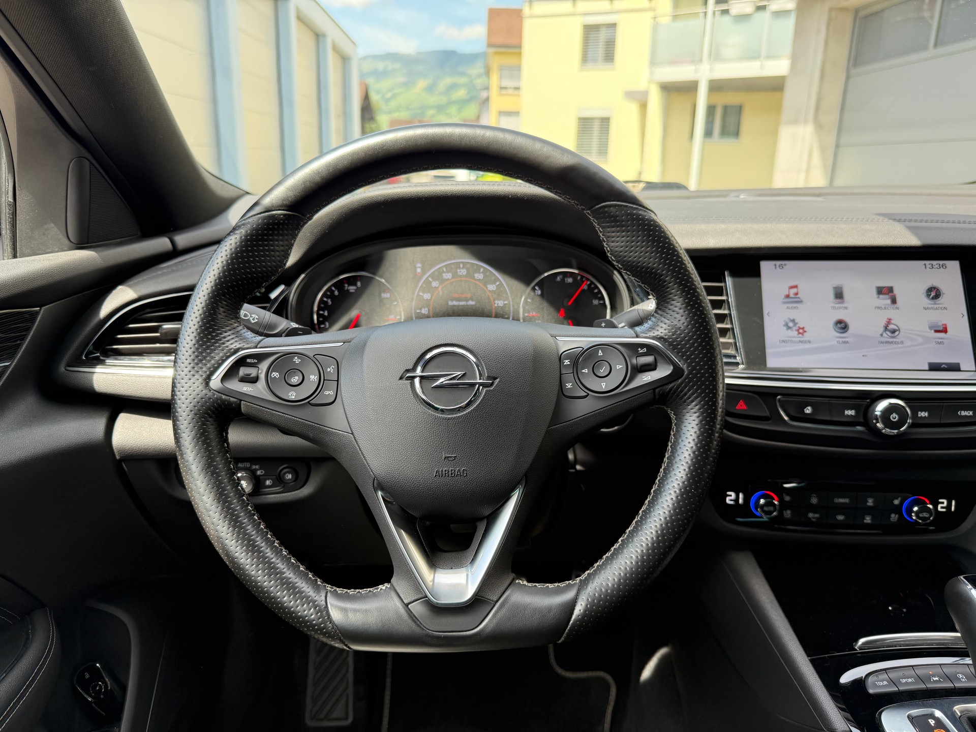 OPEL Insignia 2.0 T Grand Sport OPC line 4WD Automat.-image-12