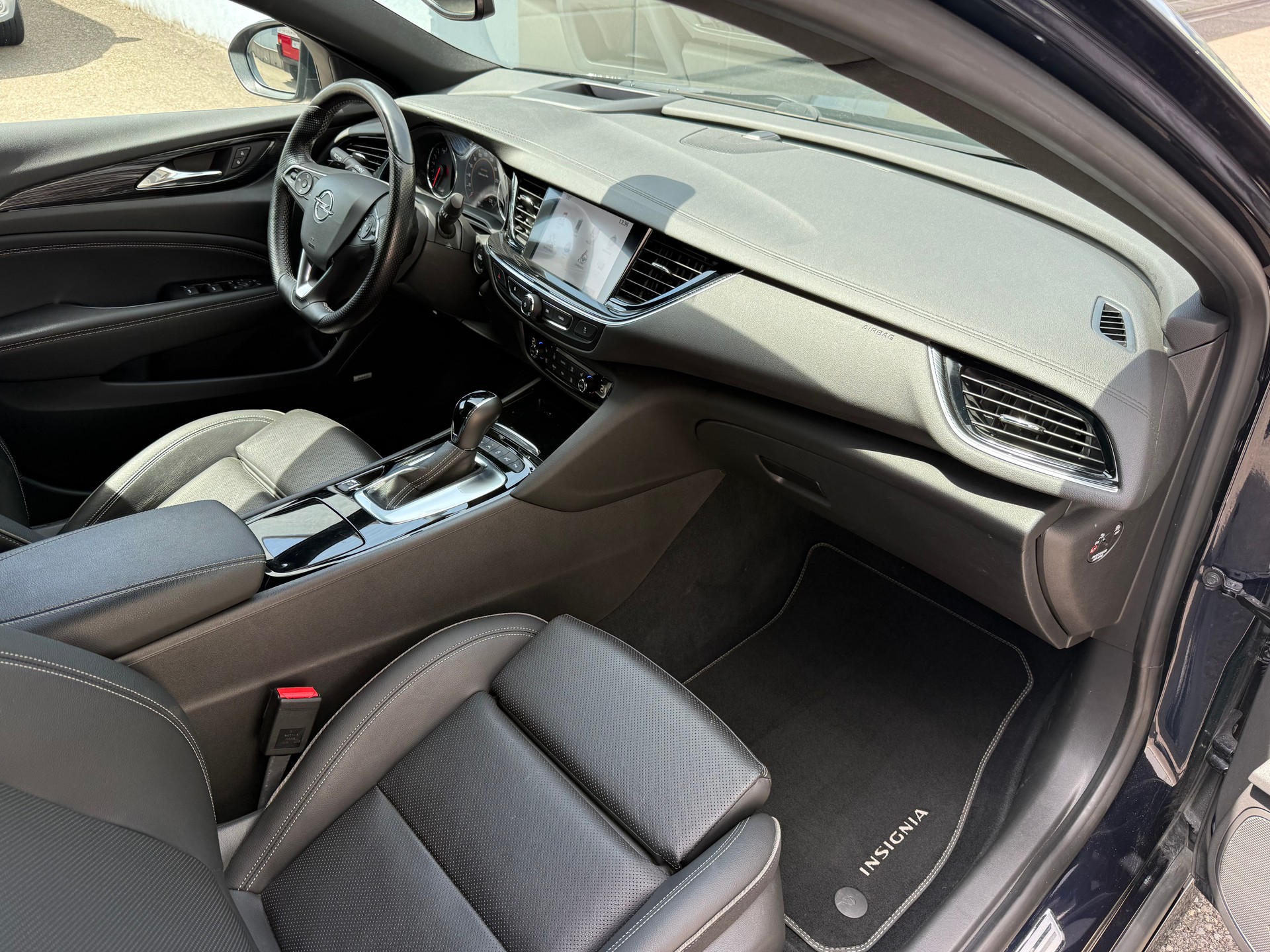 OPEL Insignia 2.0 T Grand Sport OPC line 4WD Automat.-image-10