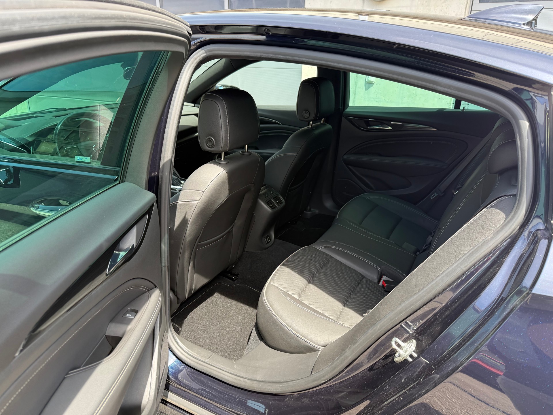OPEL Insignia 2.0 T Grand Sport OPC line 4WD Automat.-image-21