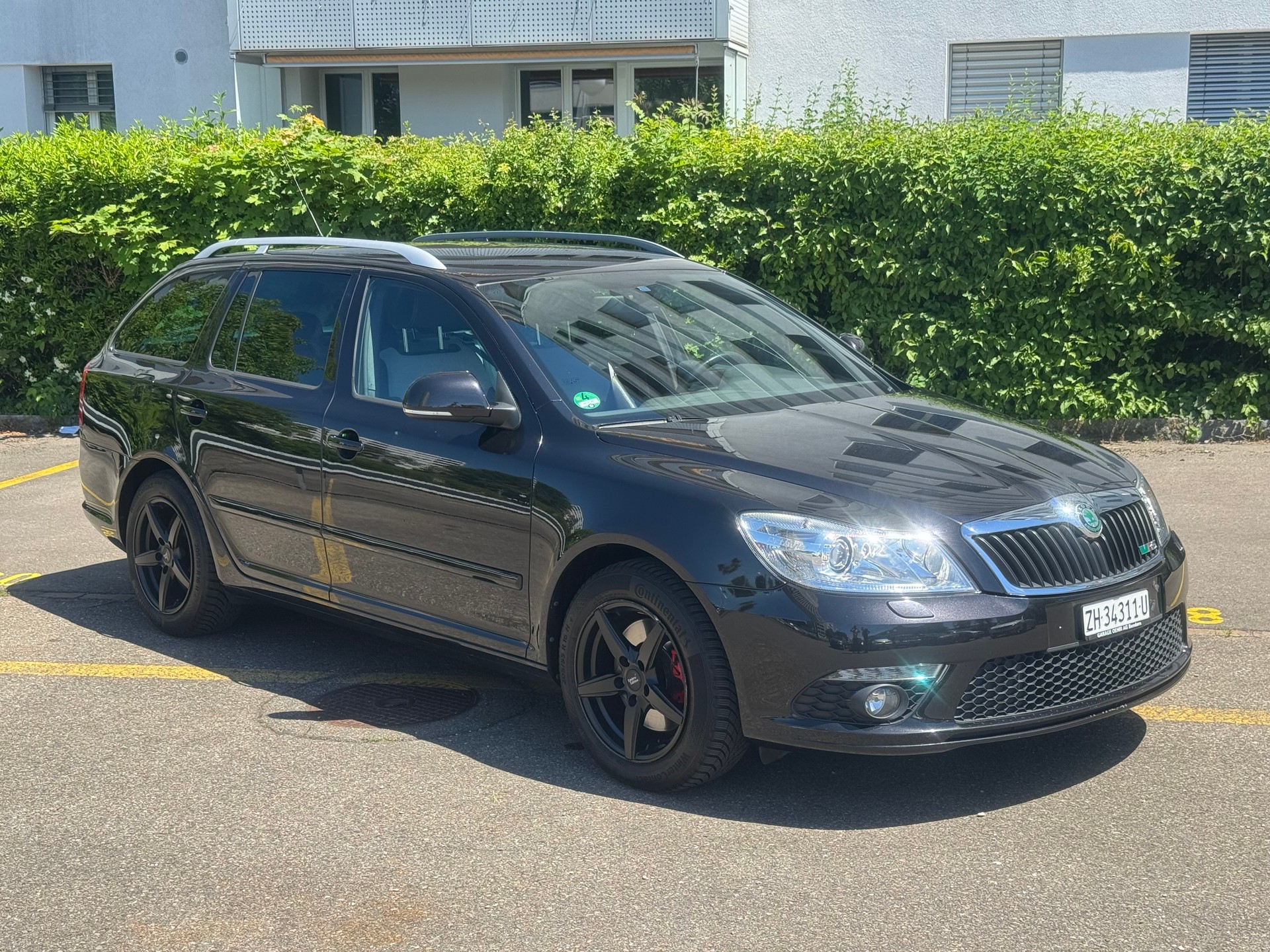 SKODA Octavia Combi 2.0 TSI RS-image-2