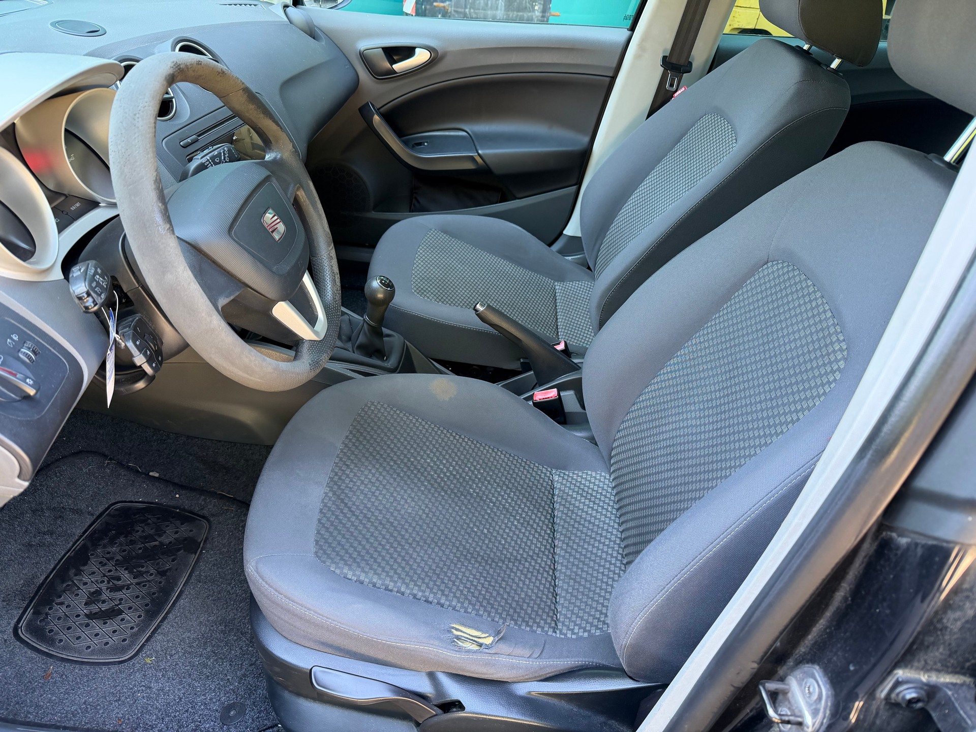 SEAT Ibiza 1.6 Style-image-6