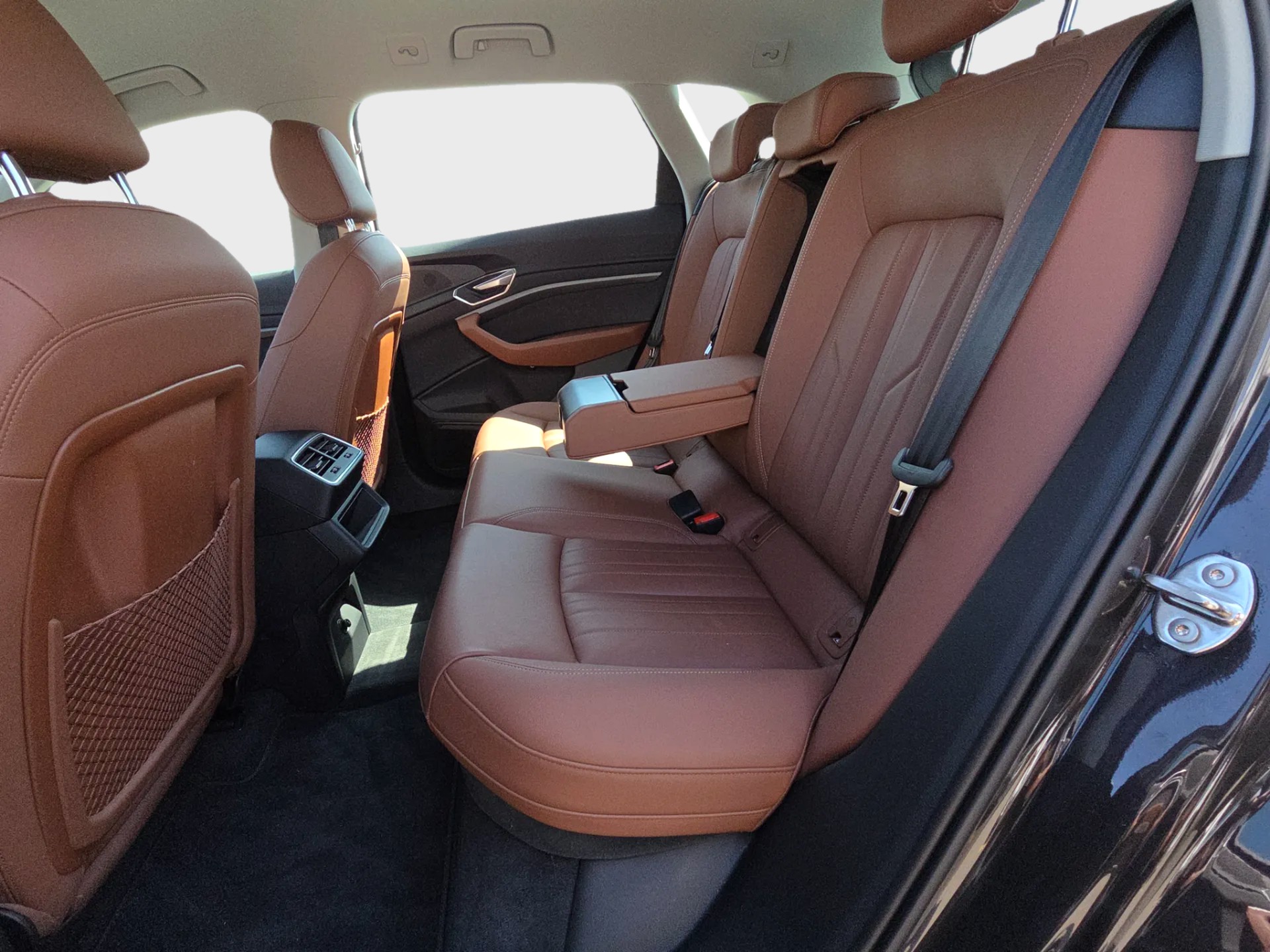 AUDI Q8 55 e-tron advanced quattro-image-13