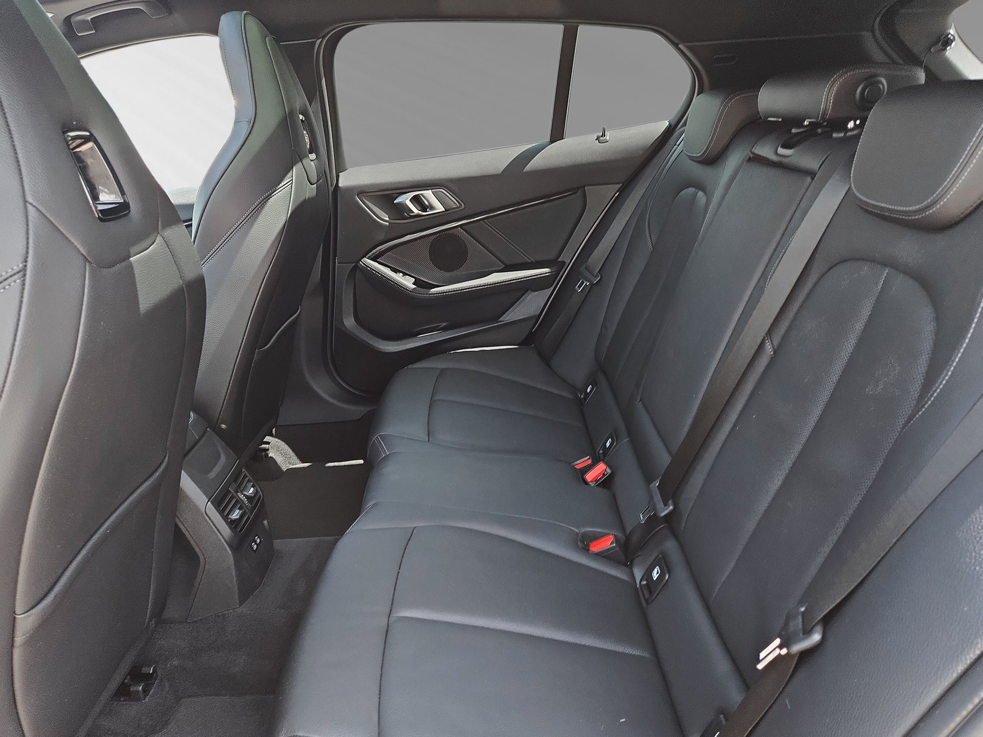 BMW 120i M Sport Steptronic-image-6