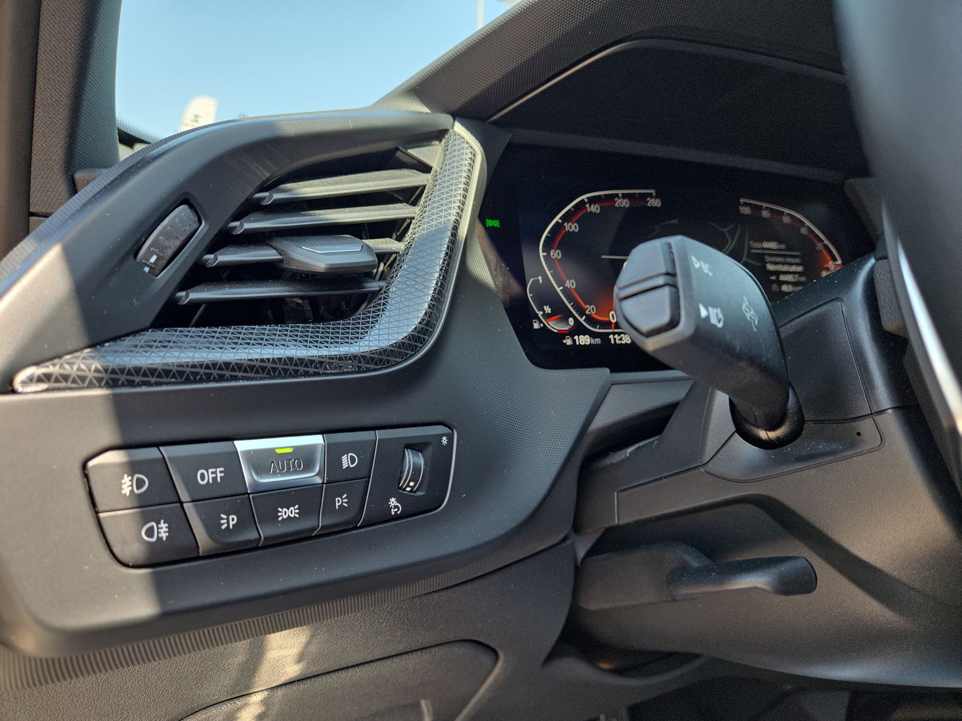 BMW 120i M Sport Steptronic-image-19