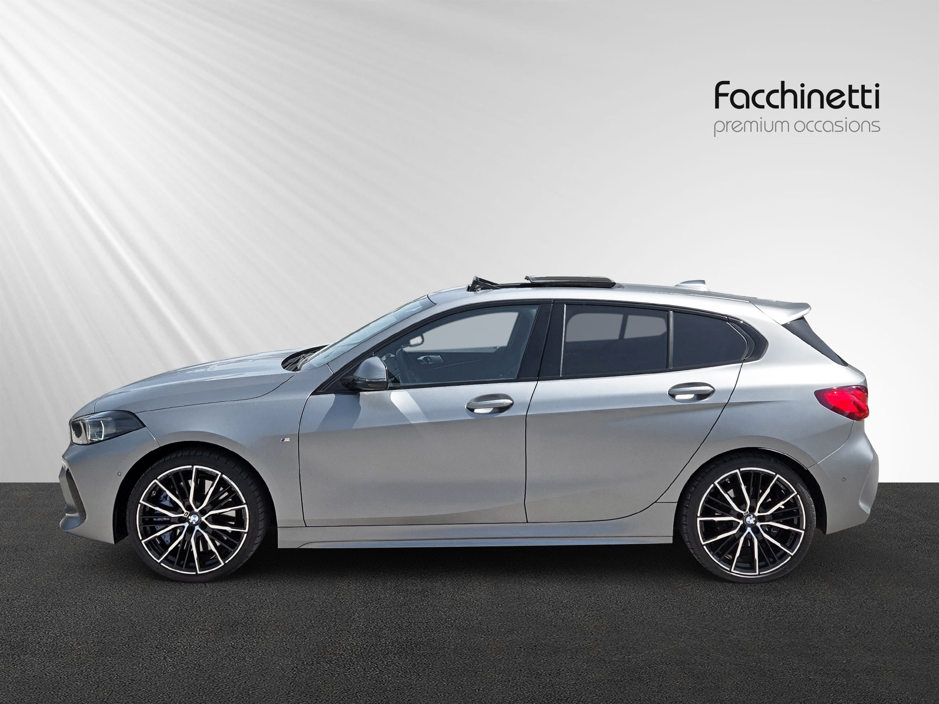 BMW 120i M Sport Steptronic-showroom-element-1