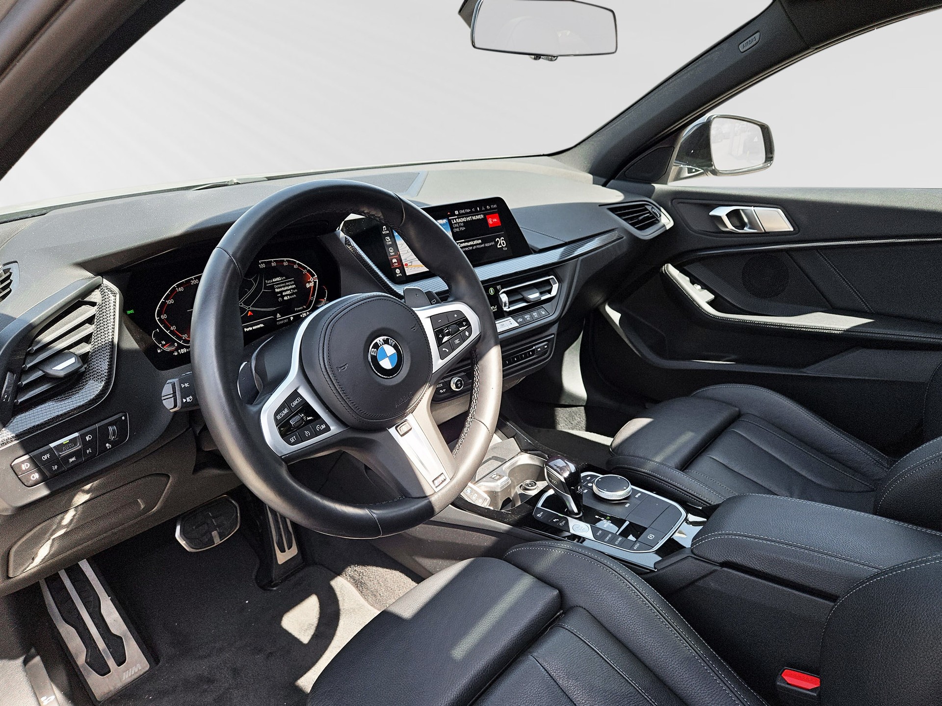 BMW 120i M Sport Steptronic-showroom-element-3