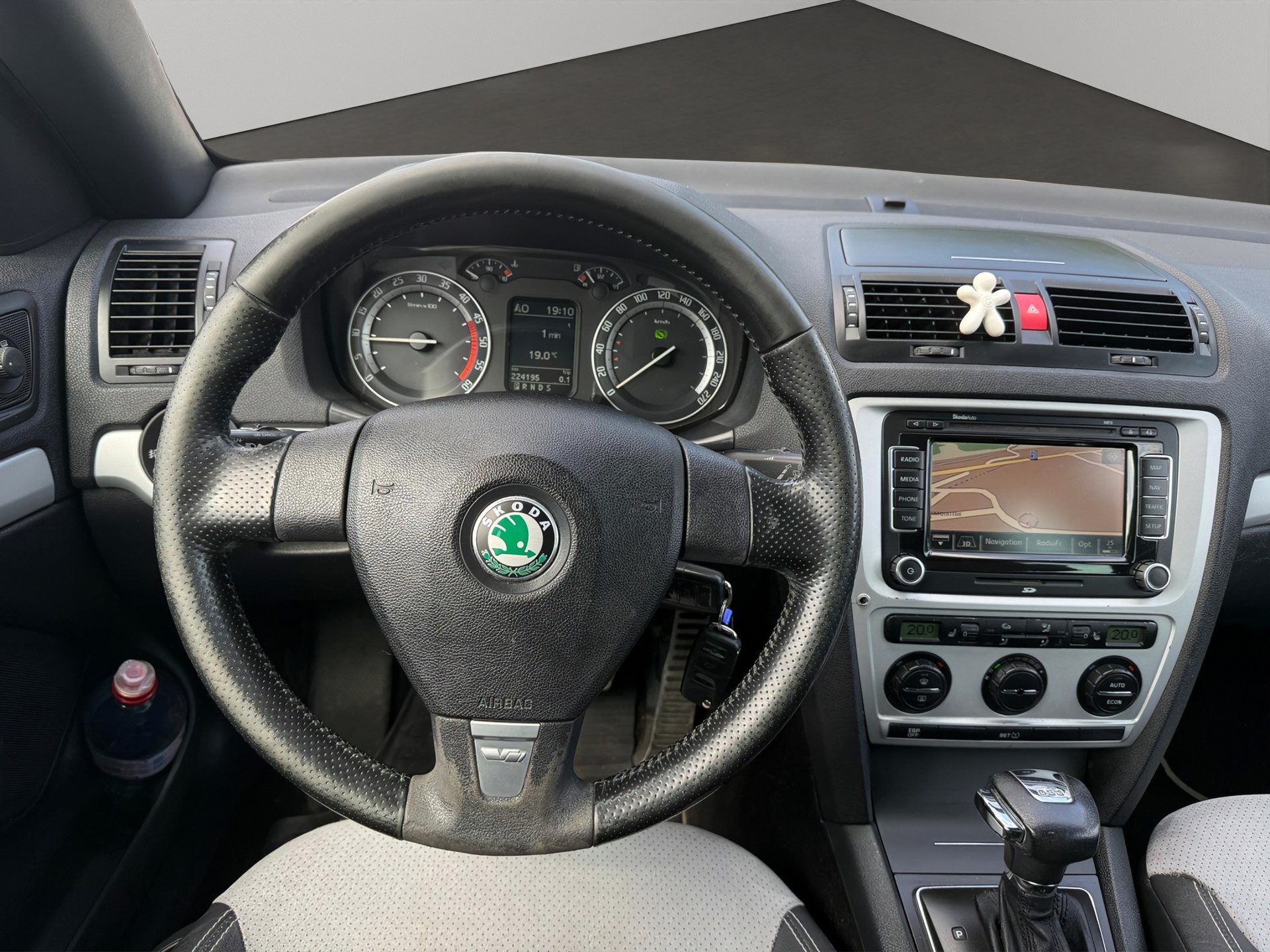 SKODA Octavia 2.0 TDI RS DSG-image-9