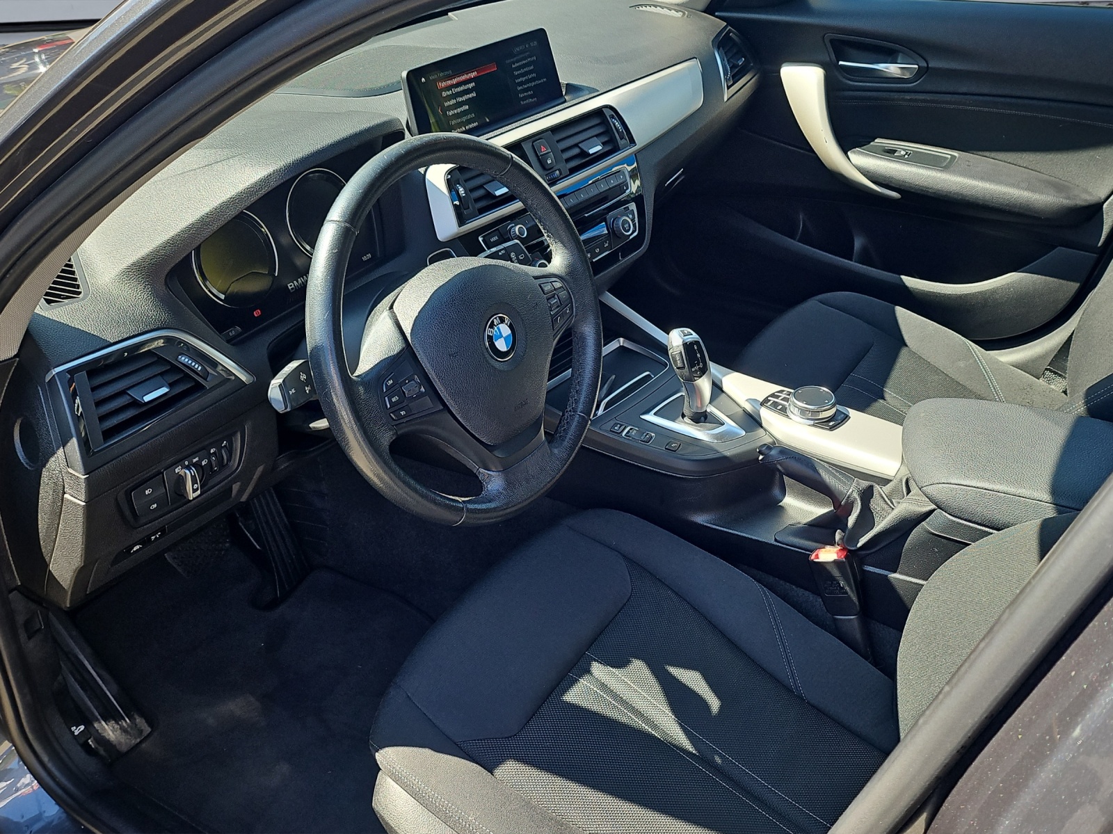 BMW 120d xDrive Steptronic-image-11