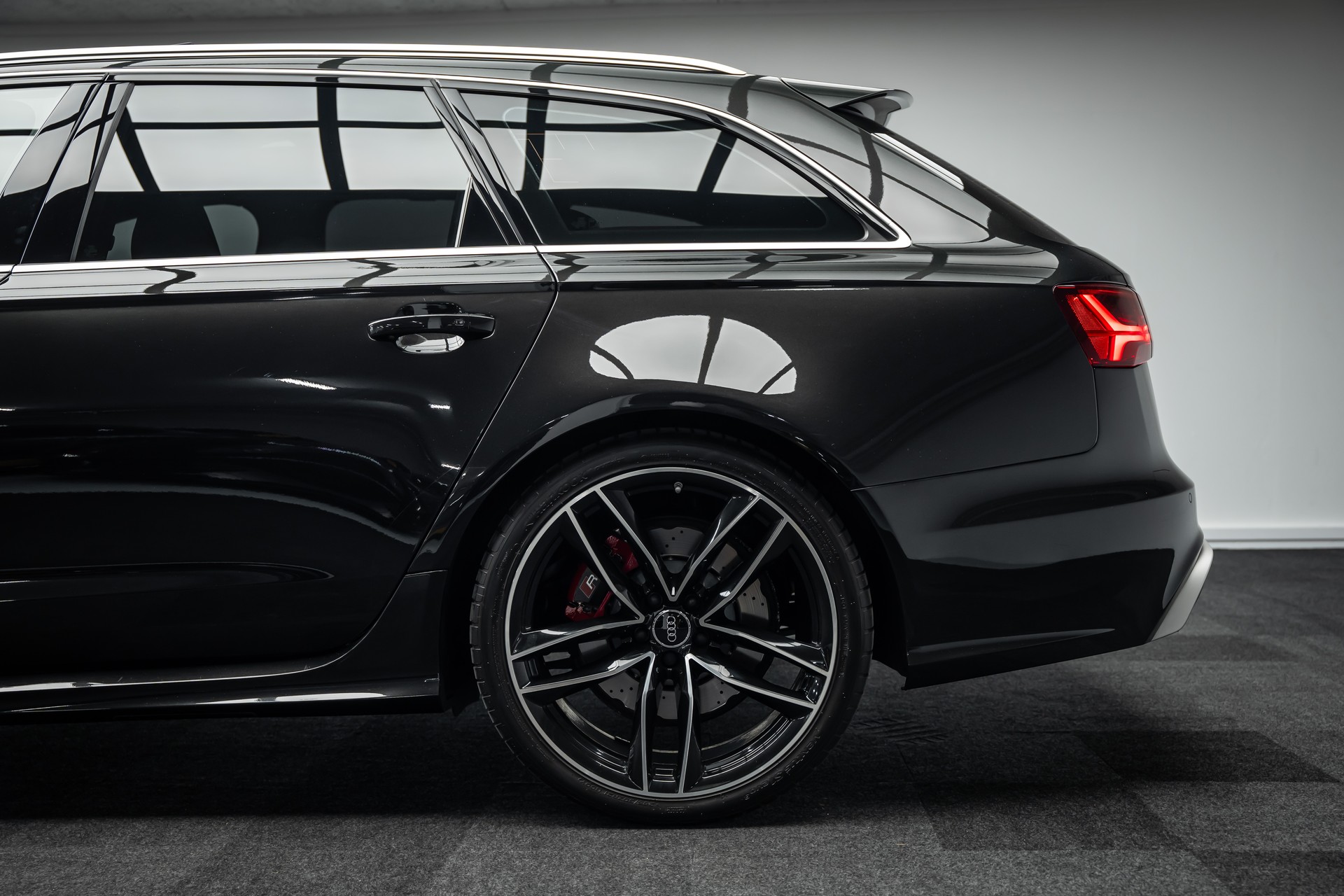 AUDI * RS6 AVANT * SEHR GEPFLEGT * LEASING AB 443.- *-showroom-element-2