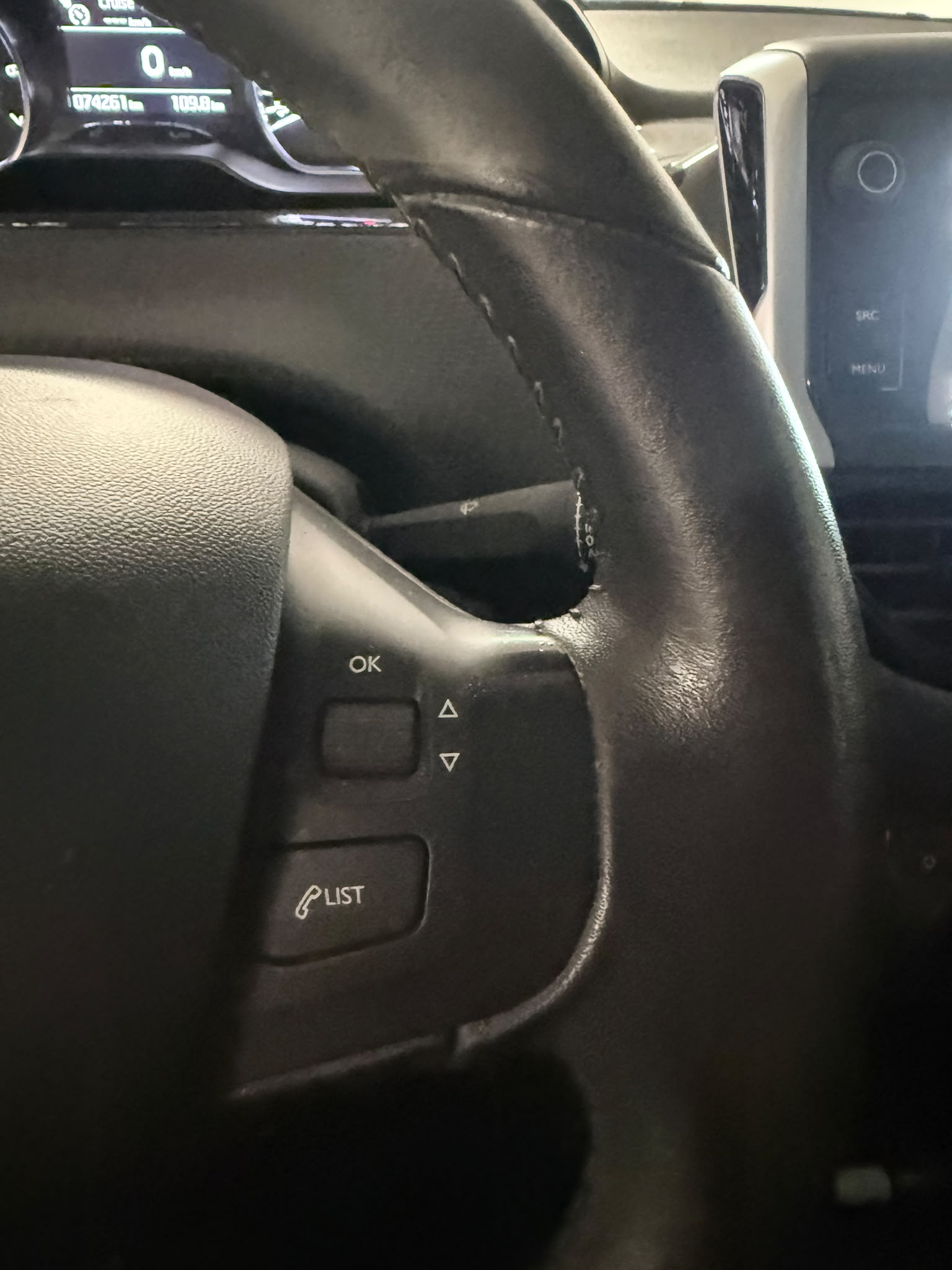 PEUGEOT 2008 1.2 PureTech Allure EAT6 // MFK NEU-image-17