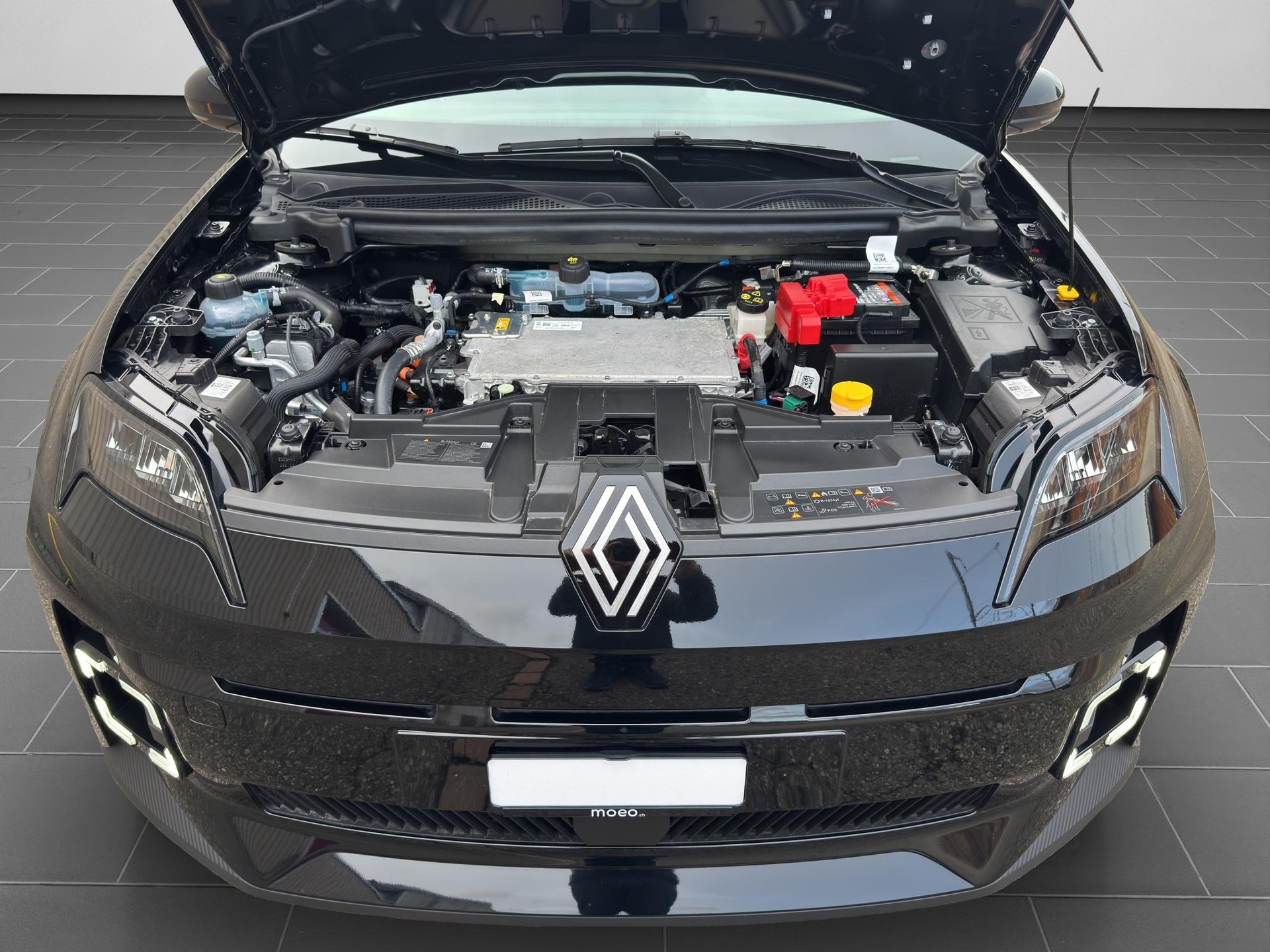 RENAULT R5 E-Tech Electric-image-17