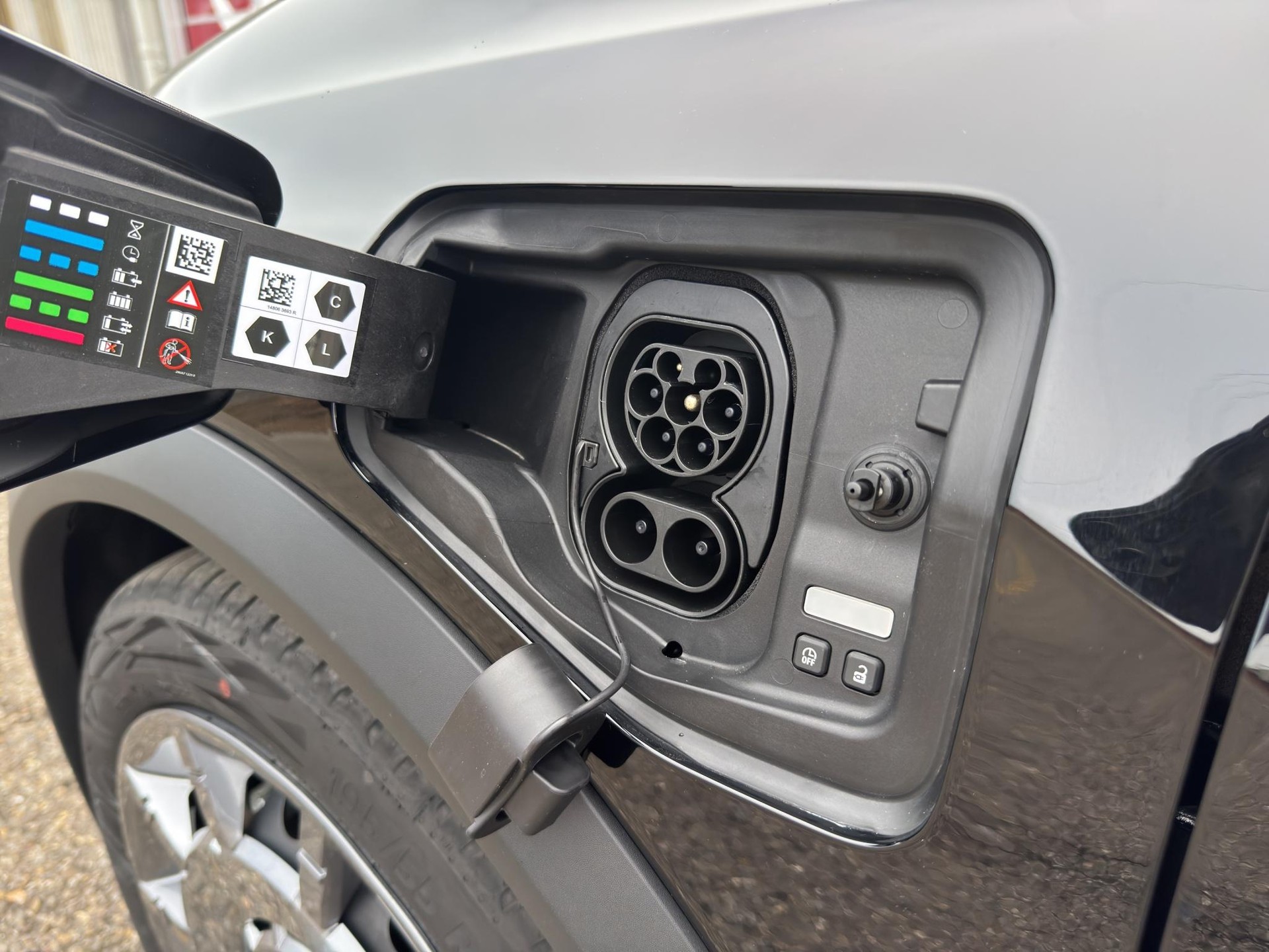 RENAULT R5 E-Tech Electric-image-18