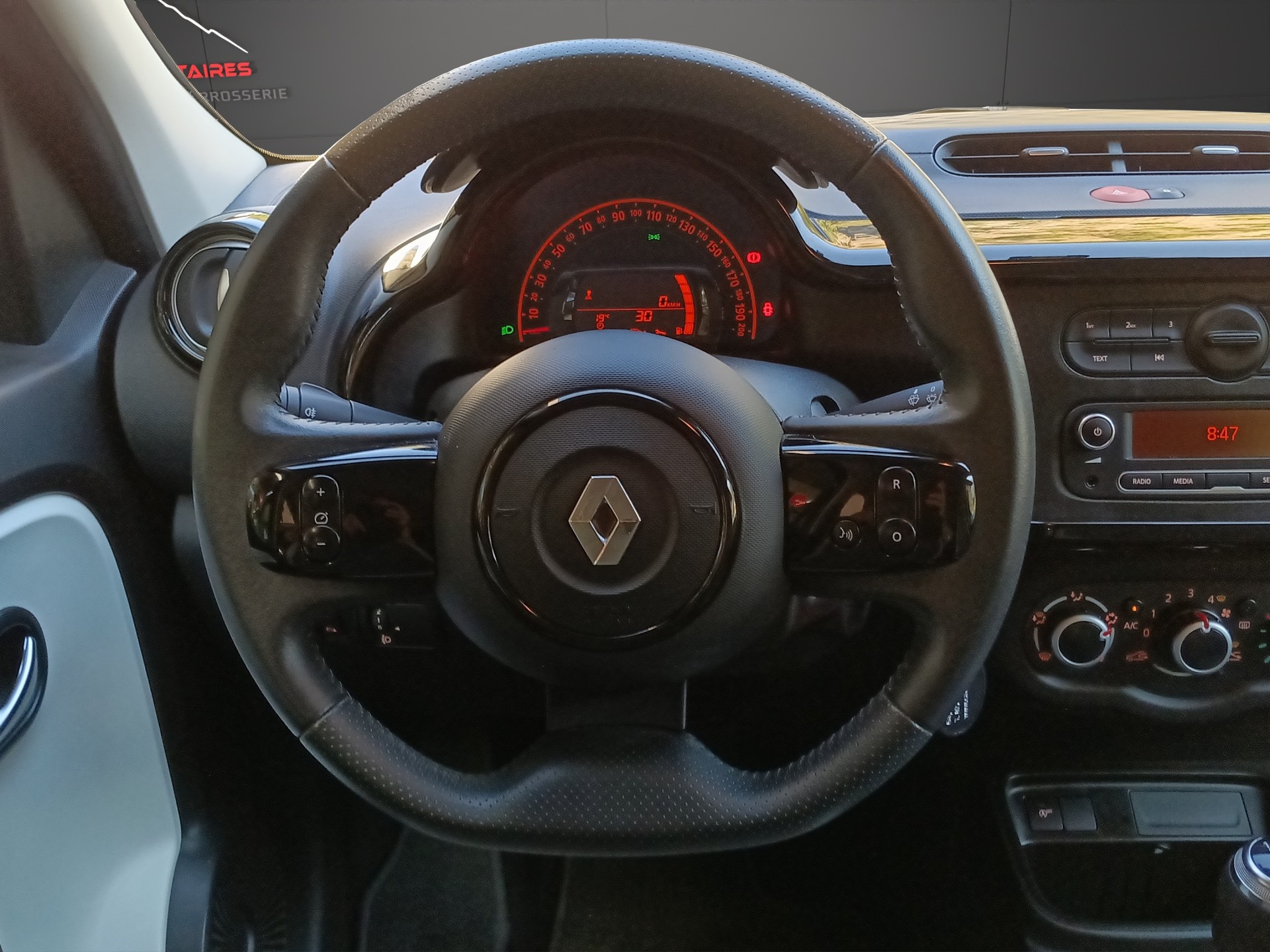 RENAULT 1.0 SCe 65 Zen-image-9
