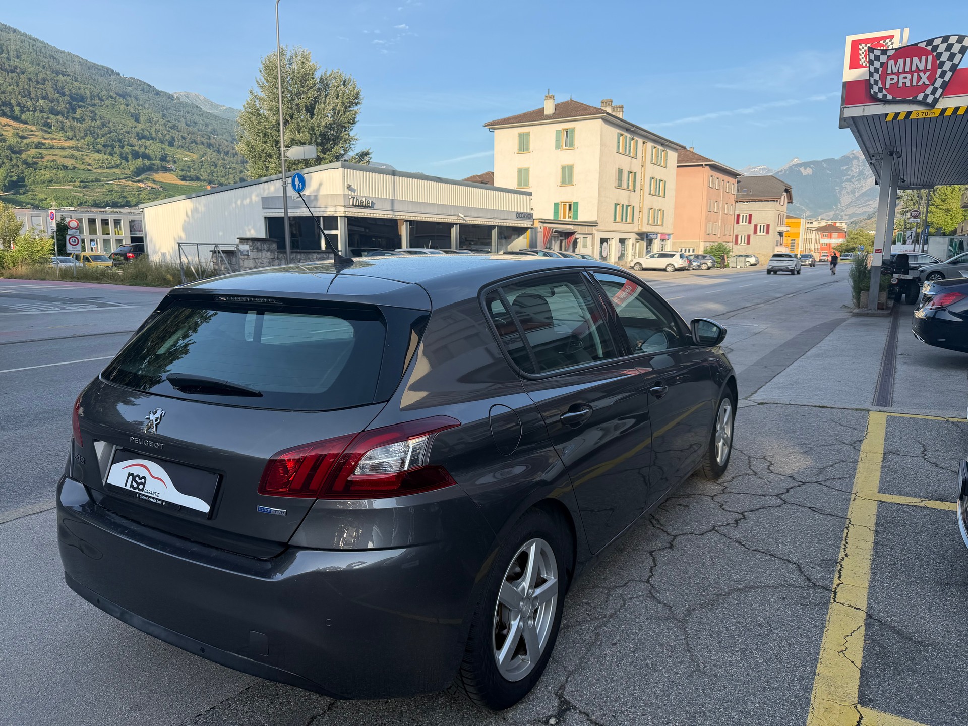 PEUGEOT 308 1.2 THP Active Automatic-showroom-element-3