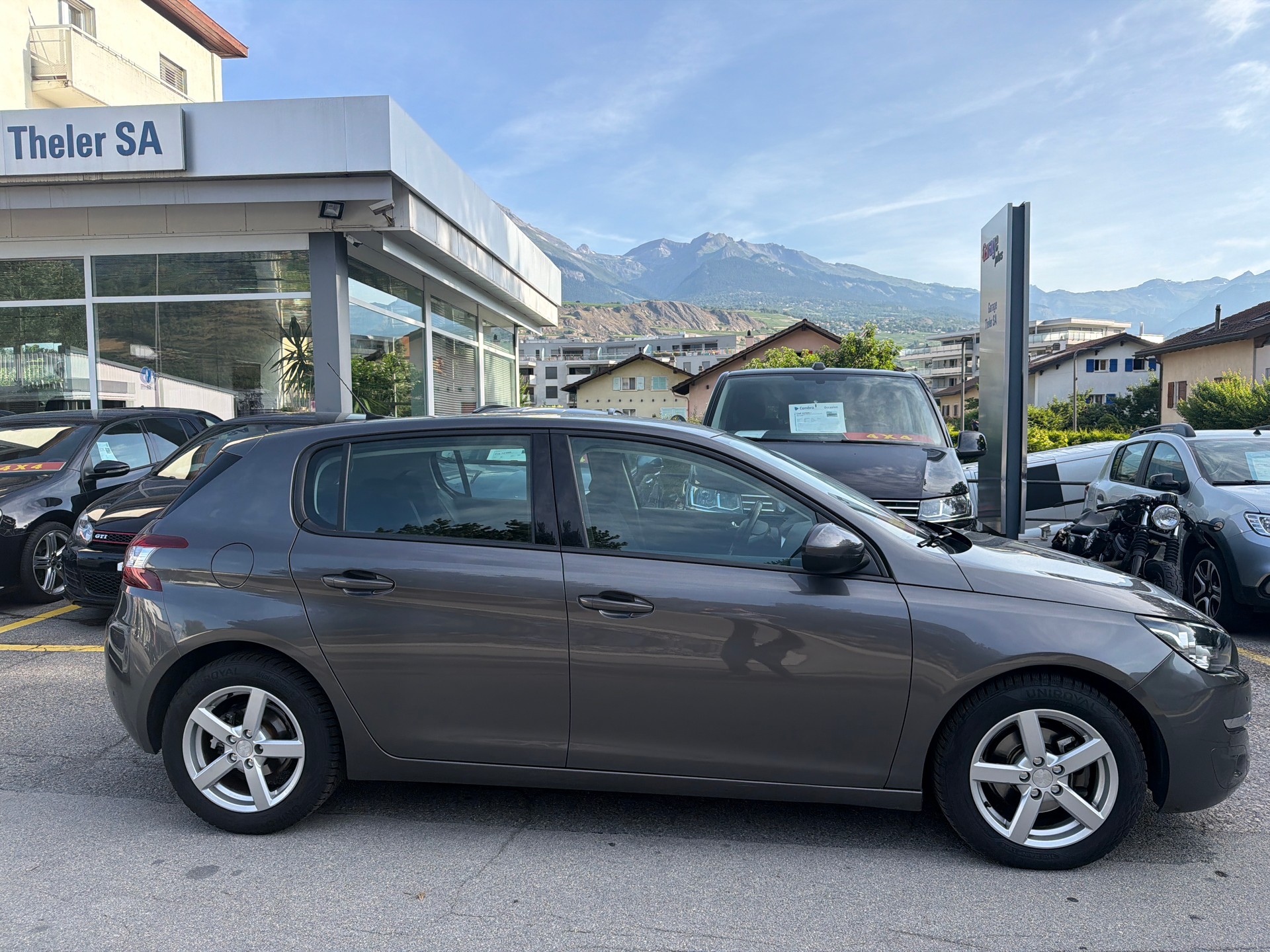 PEUGEOT 308 1.2 THP Active Automatic-showroom-element-1