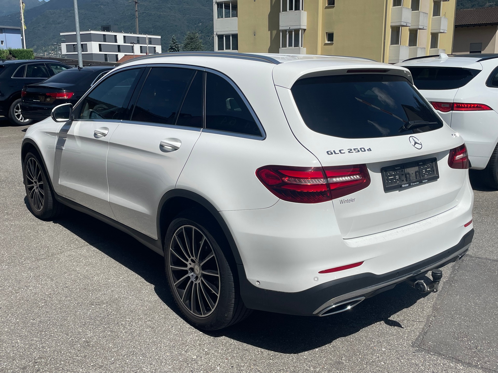 MERCEDES-BENZ GLC 250 d AMG Line 4Matic 9G-Tronic-image-7