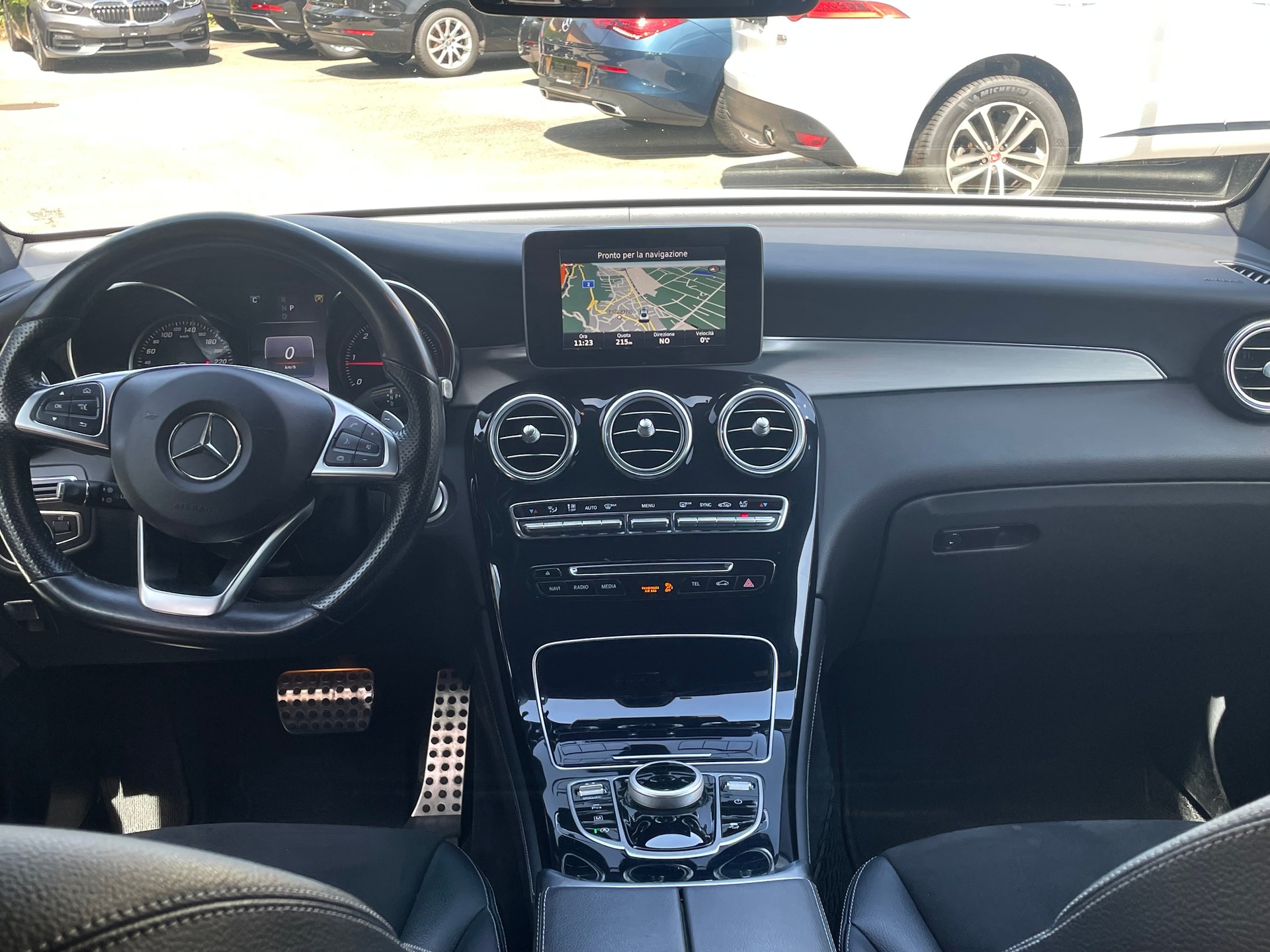 MERCEDES-BENZ GLC 250 d AMG Line 4Matic 9G-Tronic-image-5