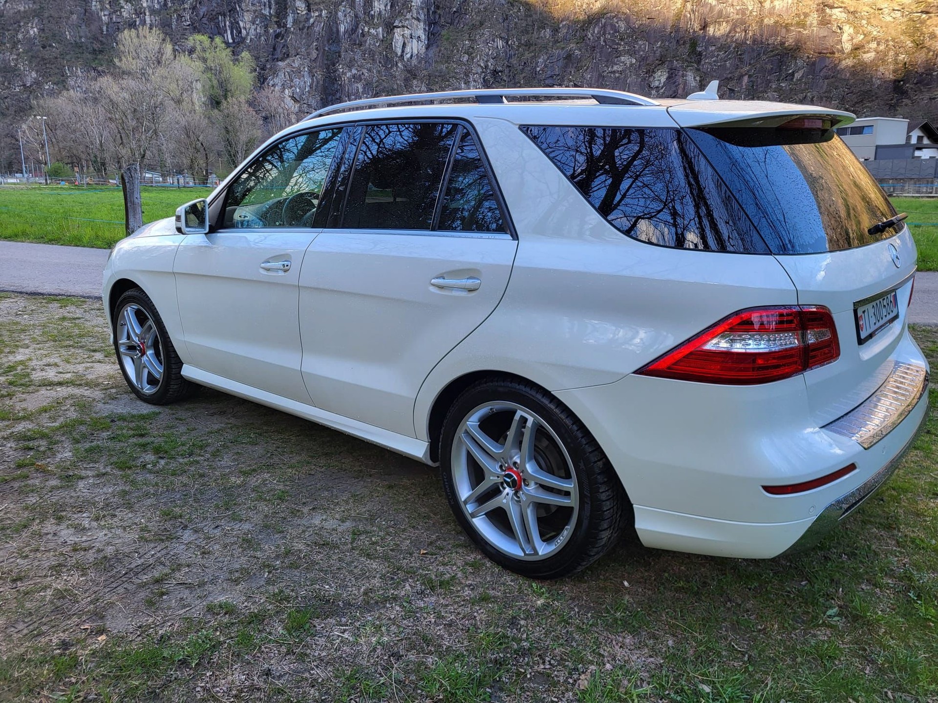 MERCEDES-BENZ ML 350 BlueTEC 4Matic 7G-Tronic-showroom-element-1