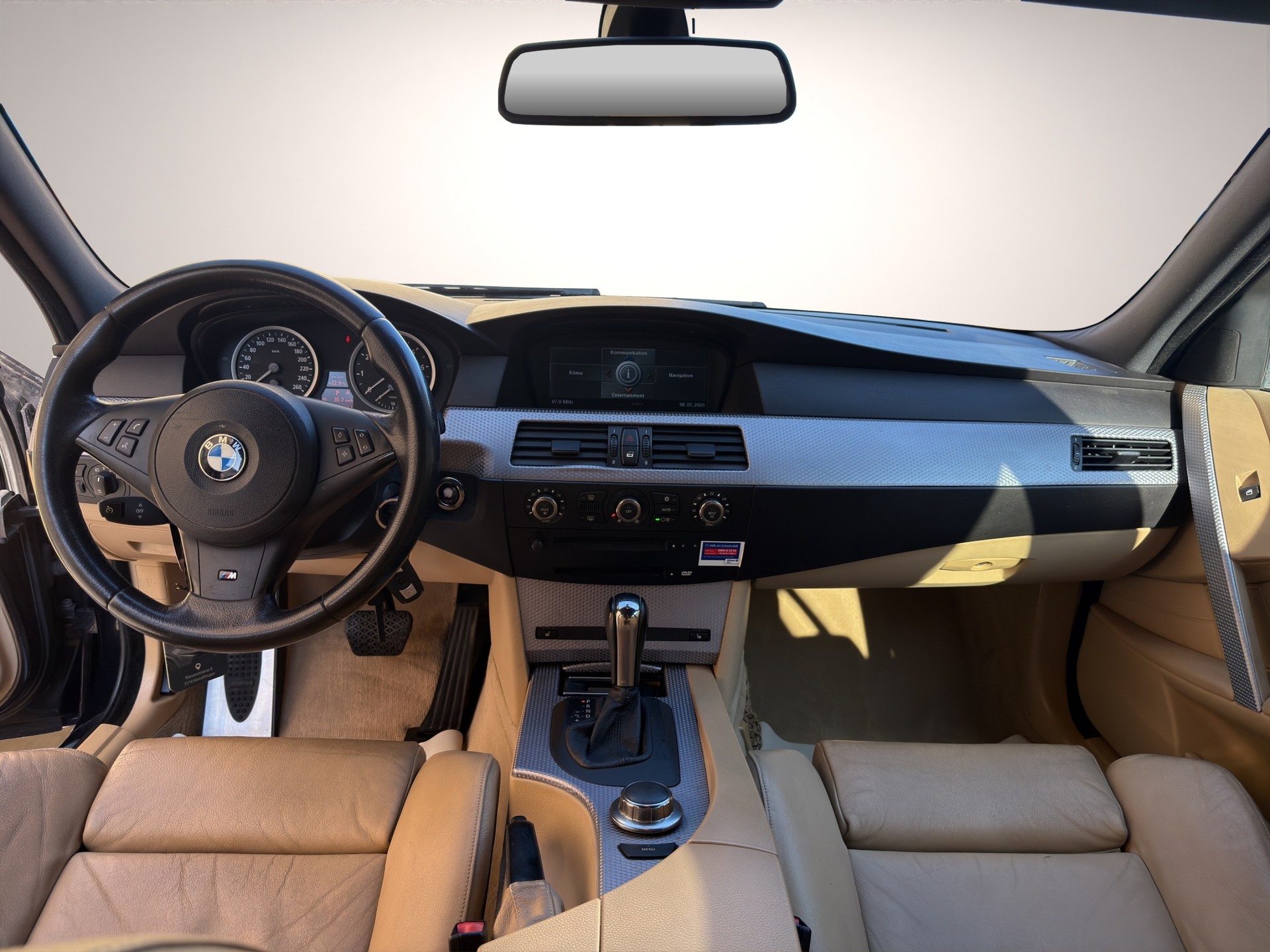 BMW 530xi Touring-image-12