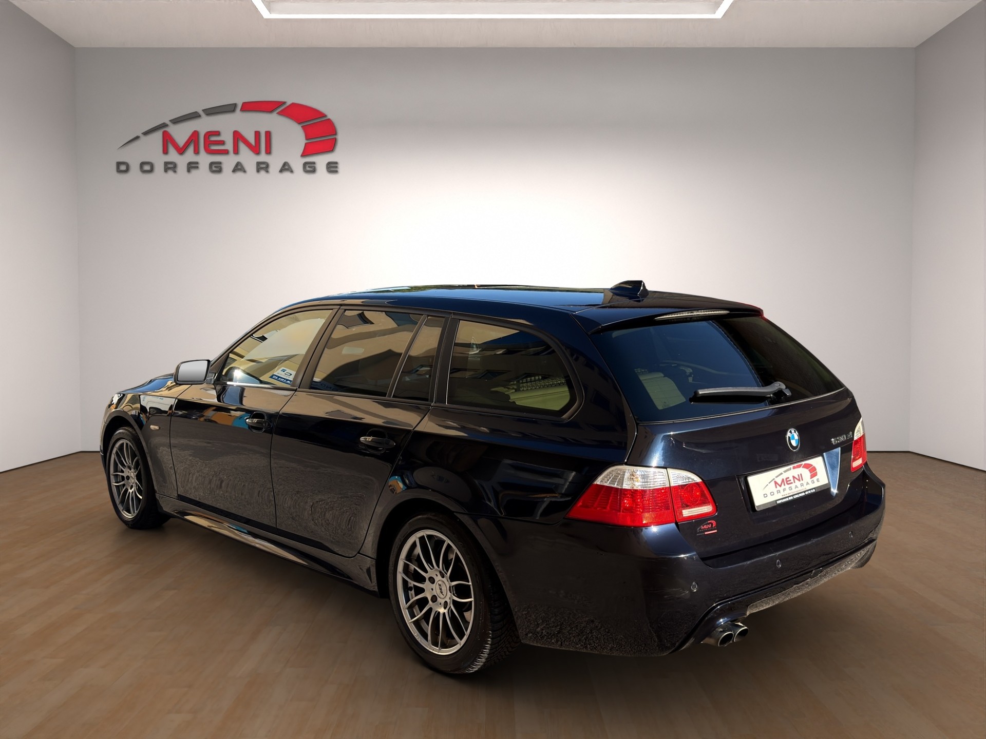 BMW 530xi Touring-image-4