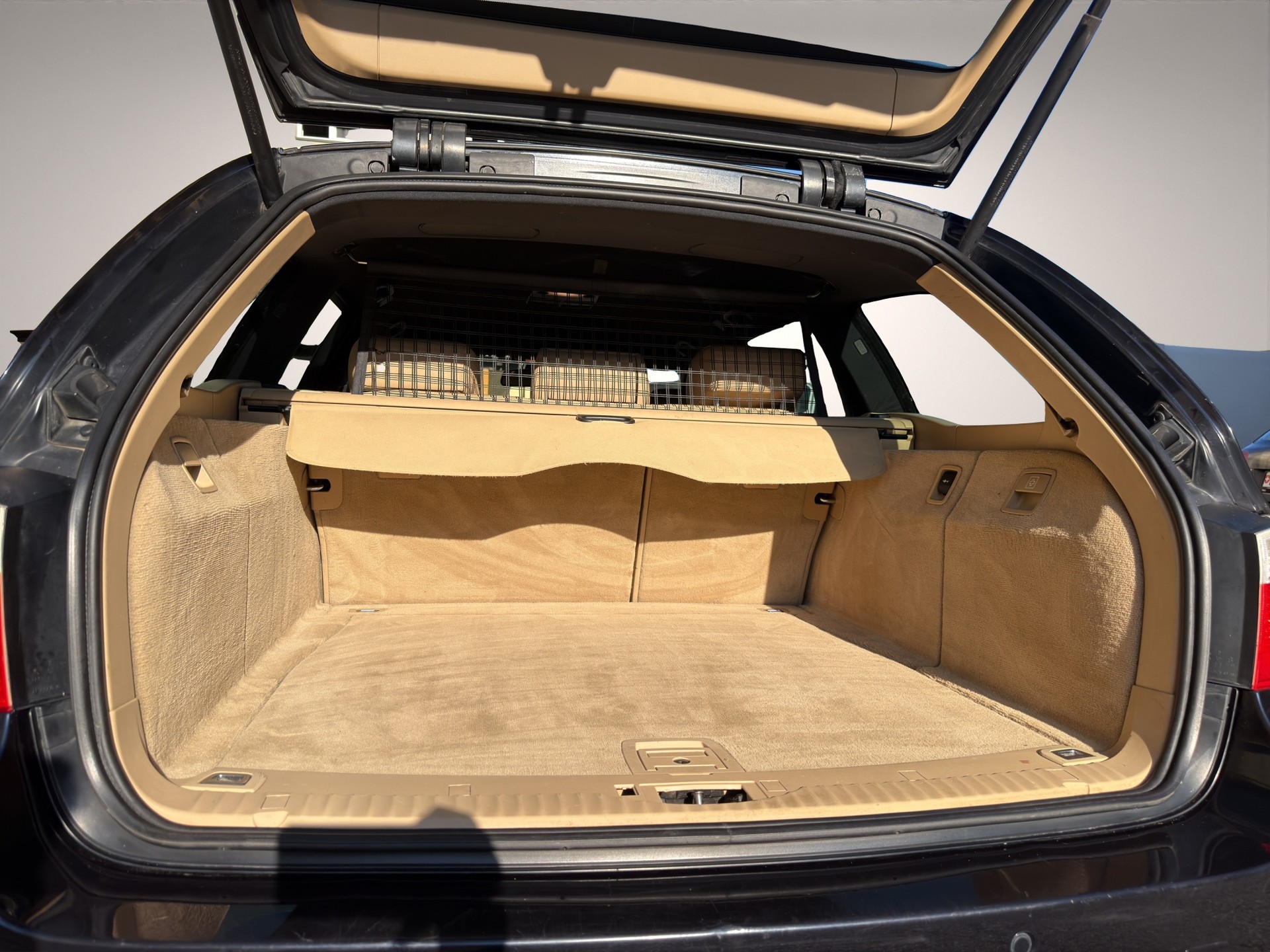 BMW 530xi Touring-image-14