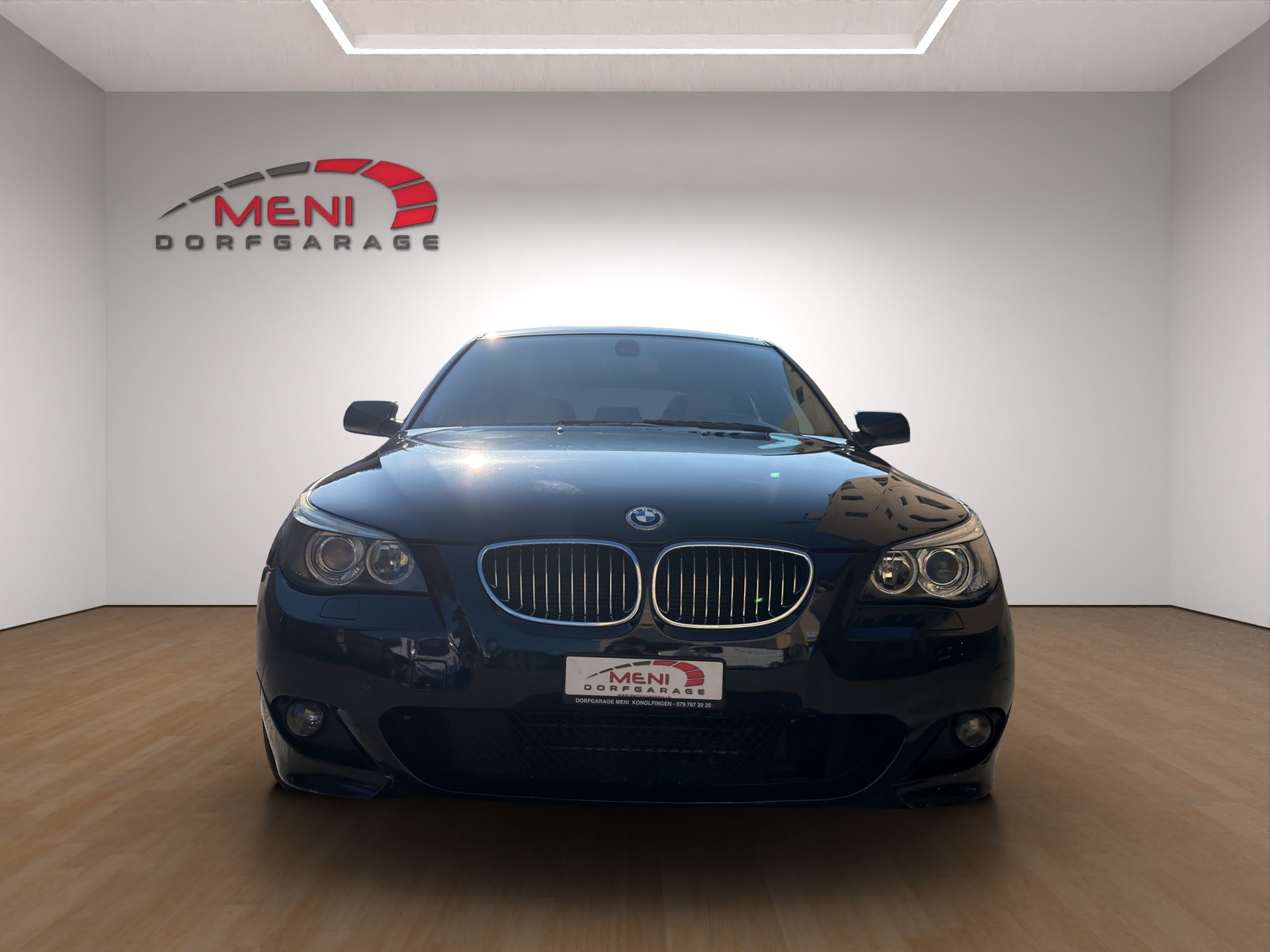 BMW 530xi Touring-image-1