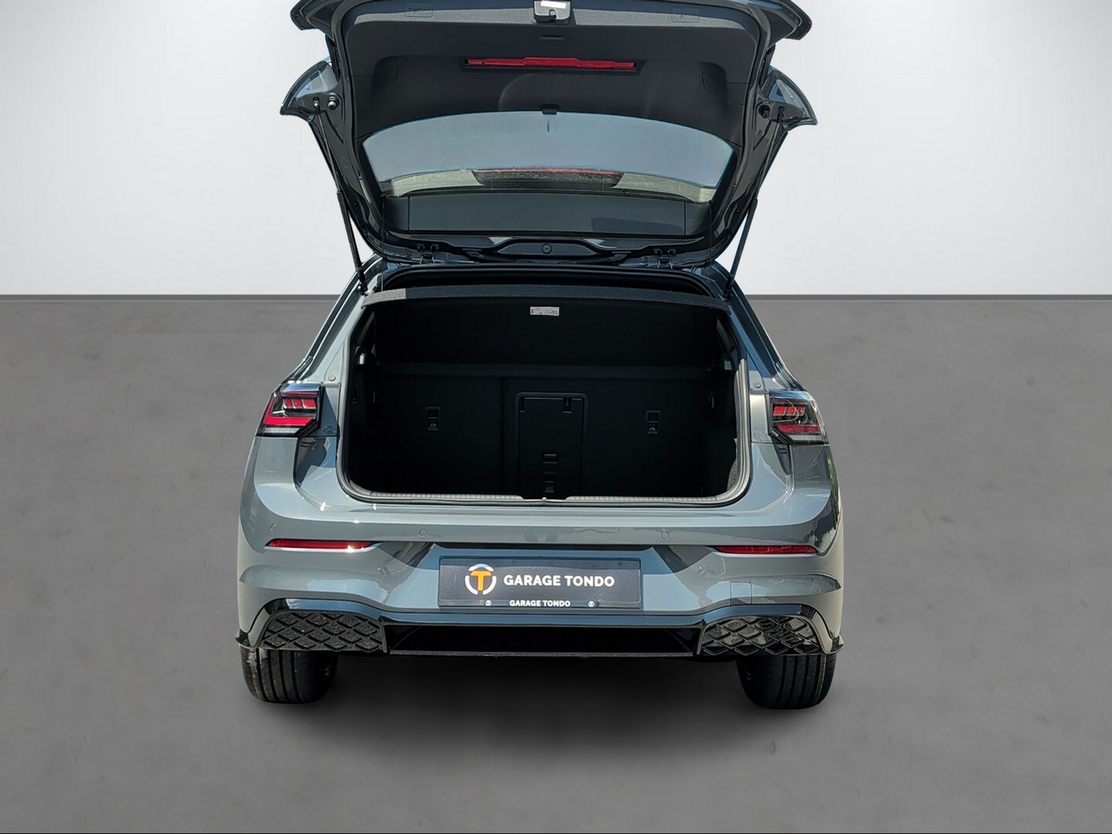 VW Golf VIII 2.0 TSI R-Line DSG 4motion-image-11