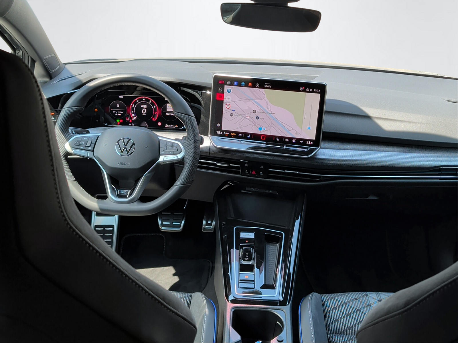 VW Golf VIII 2.0 TSI R-Line DSG 4motion-image-9