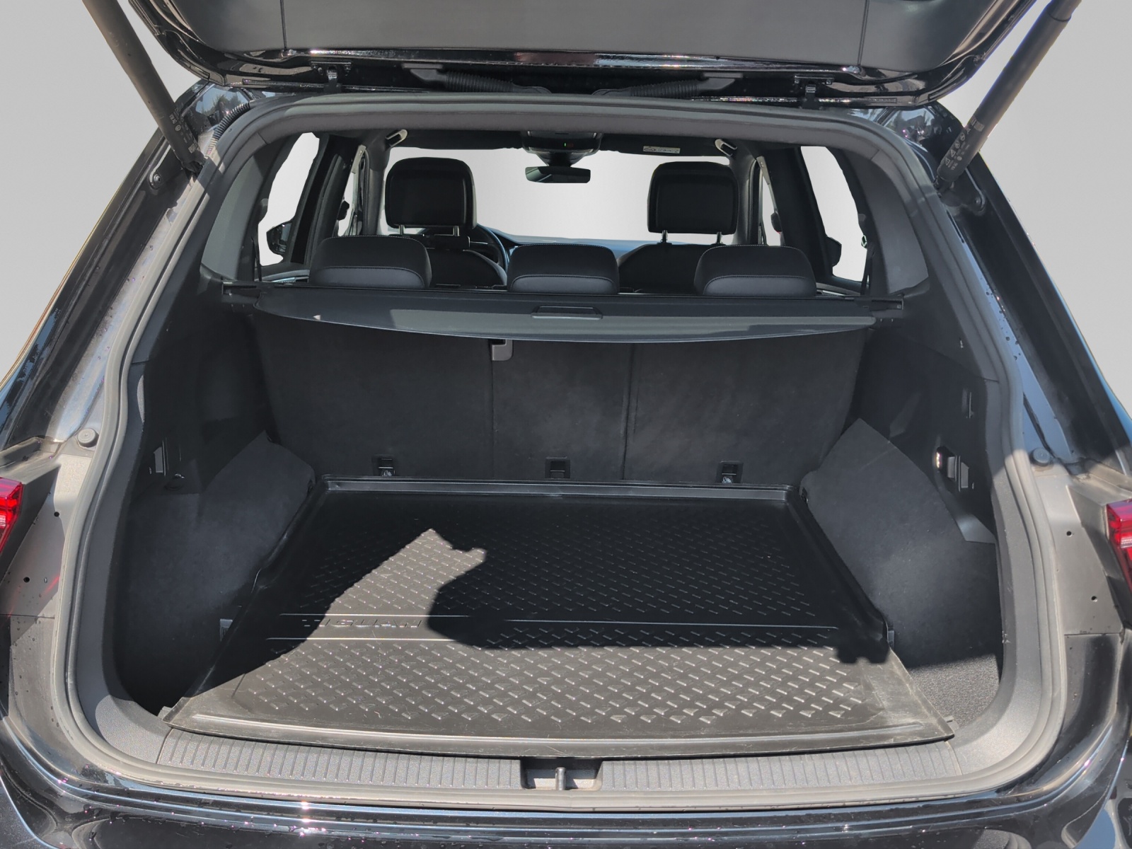 VW Tiguan Allspace 2.0 TDI SCR R-Line 4Motion DSG-image-11