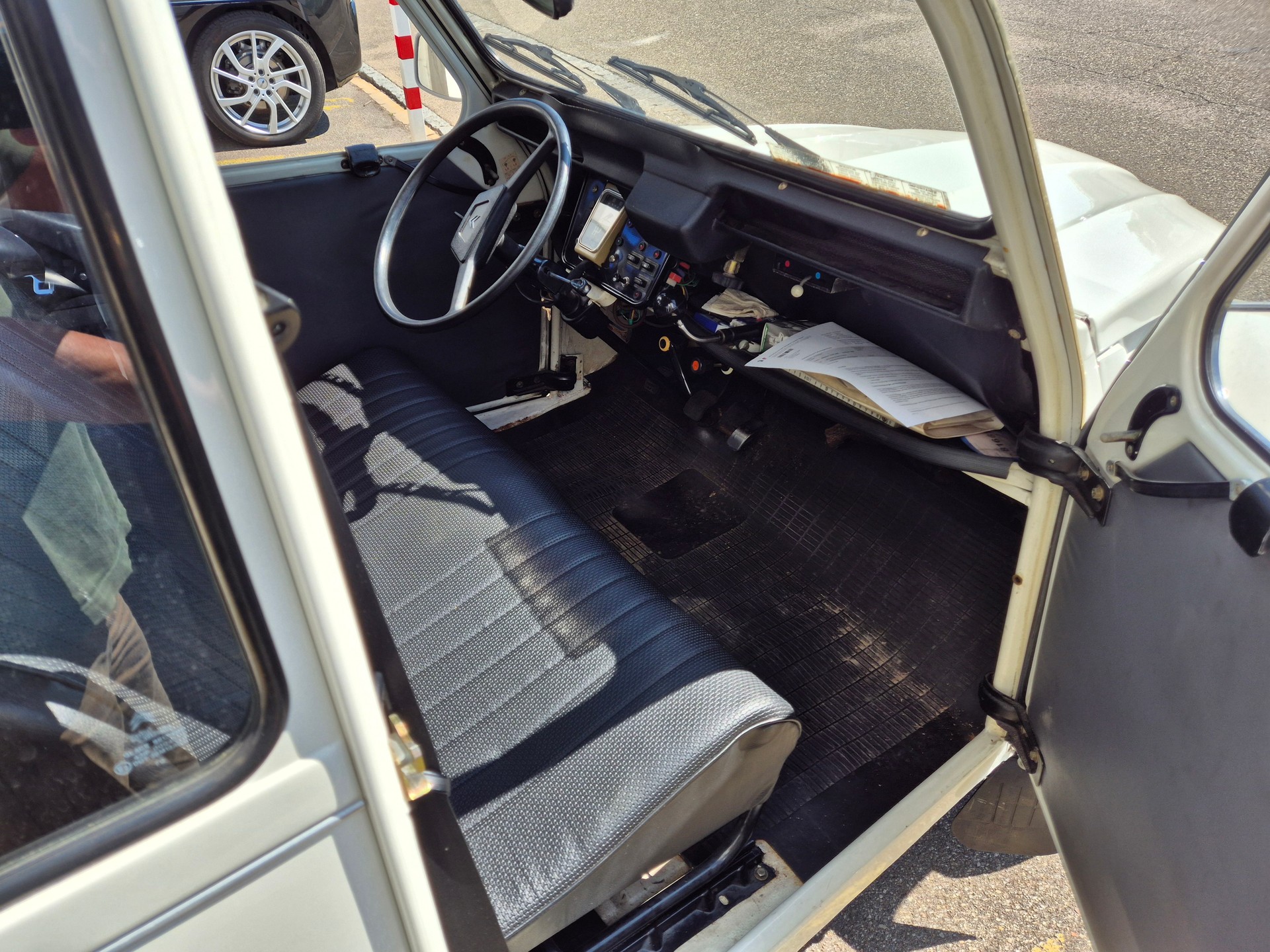 CITROEN 2CV Cabrio-image-5