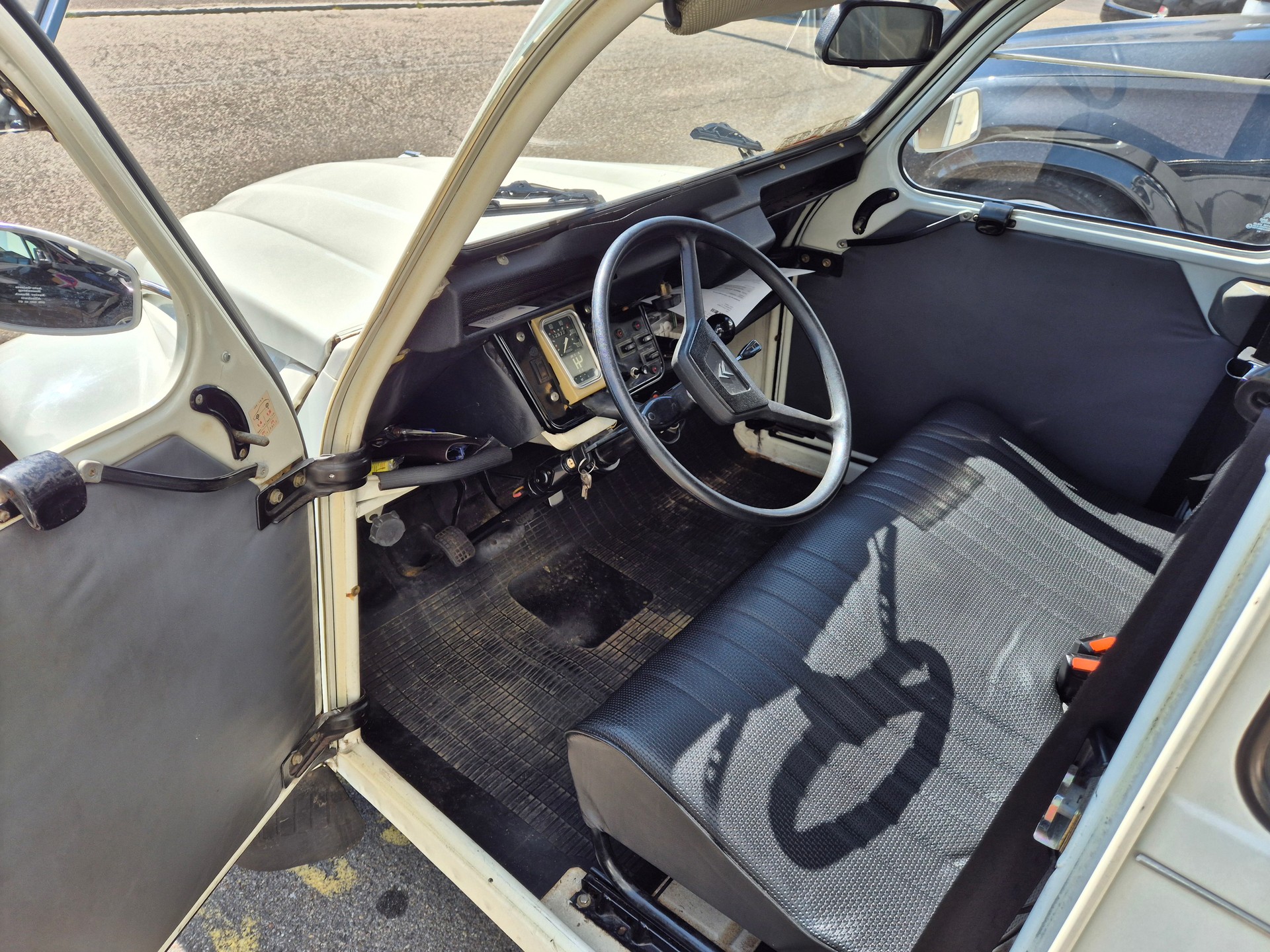CITROEN 2CV Cabrio-image-2