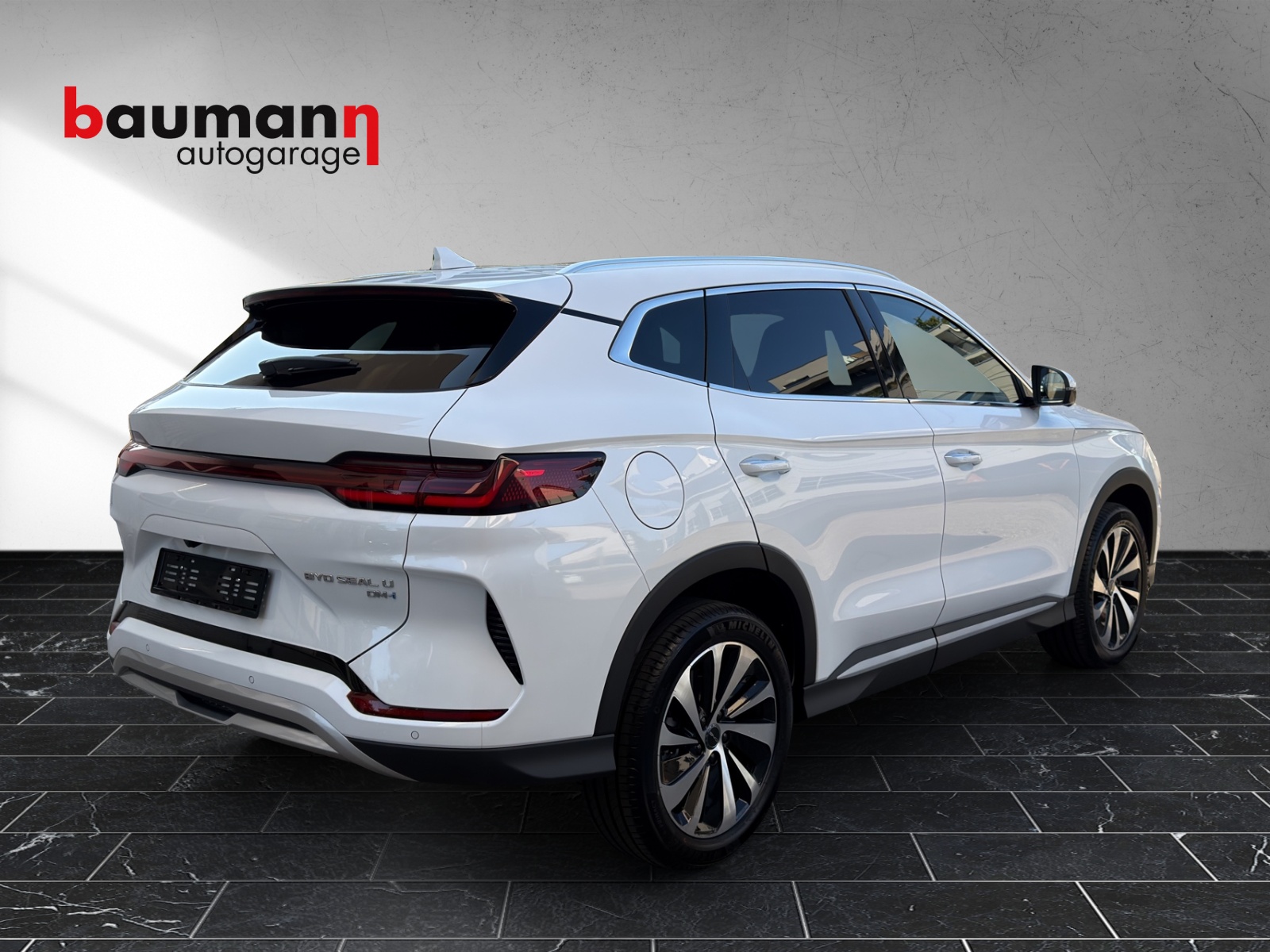 BYD Seal U DM-i Design AWD-showroom-element-2