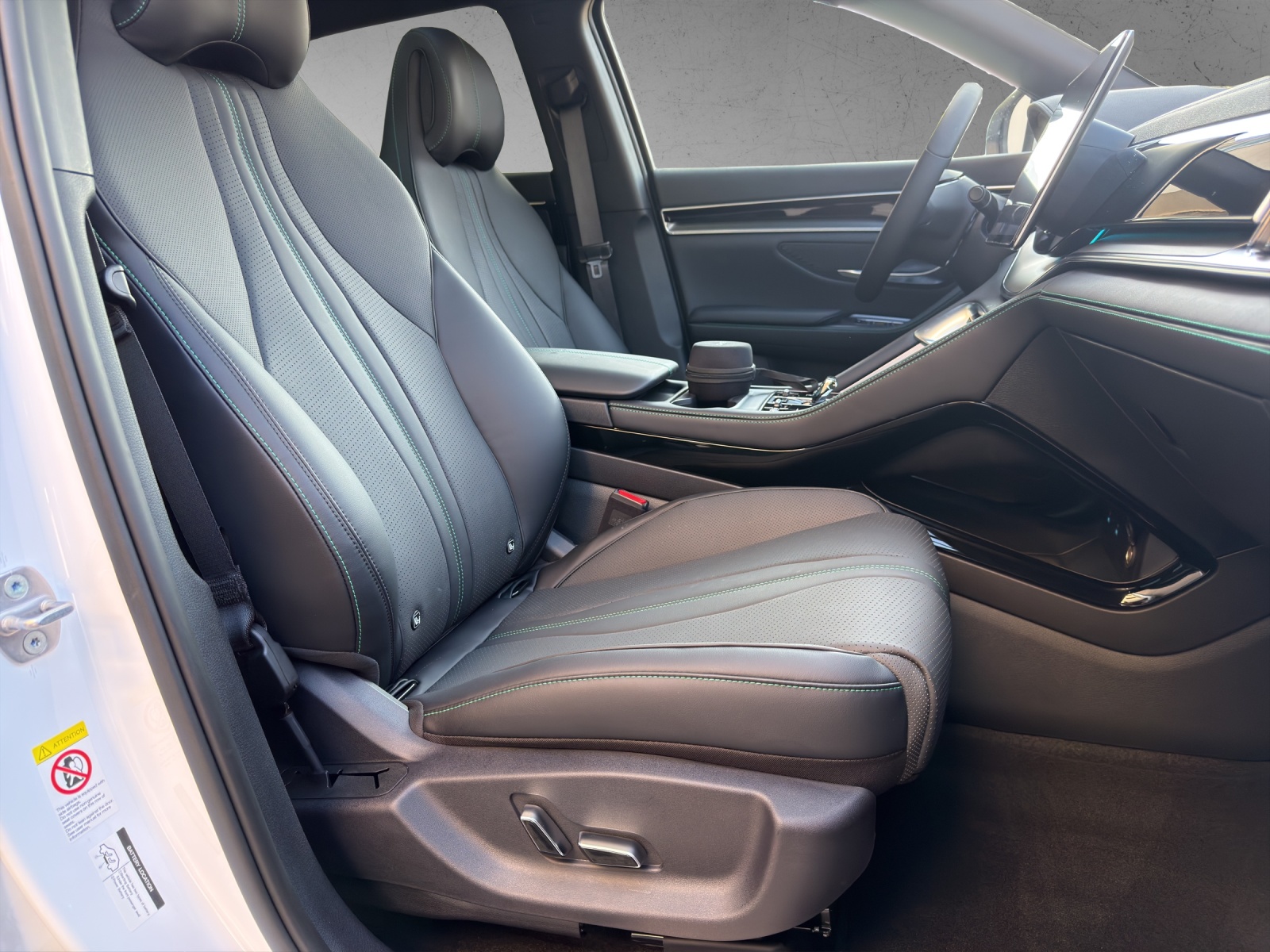 BYD Seal U DM-i Design AWD-image-11